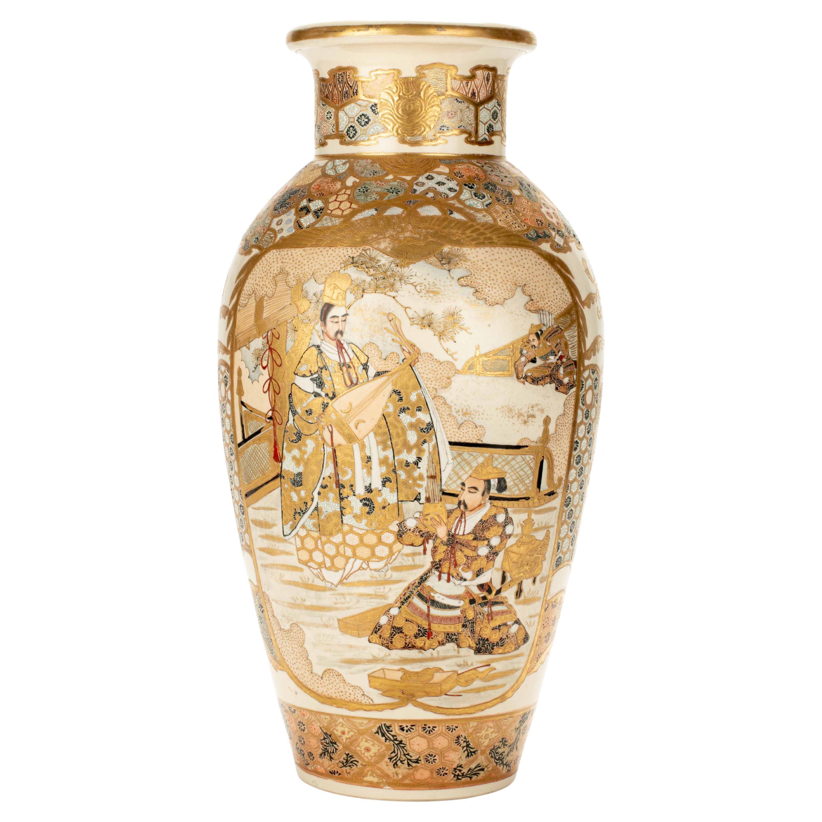 Large Satsuma vase featuring representations of nobles and children For Sale