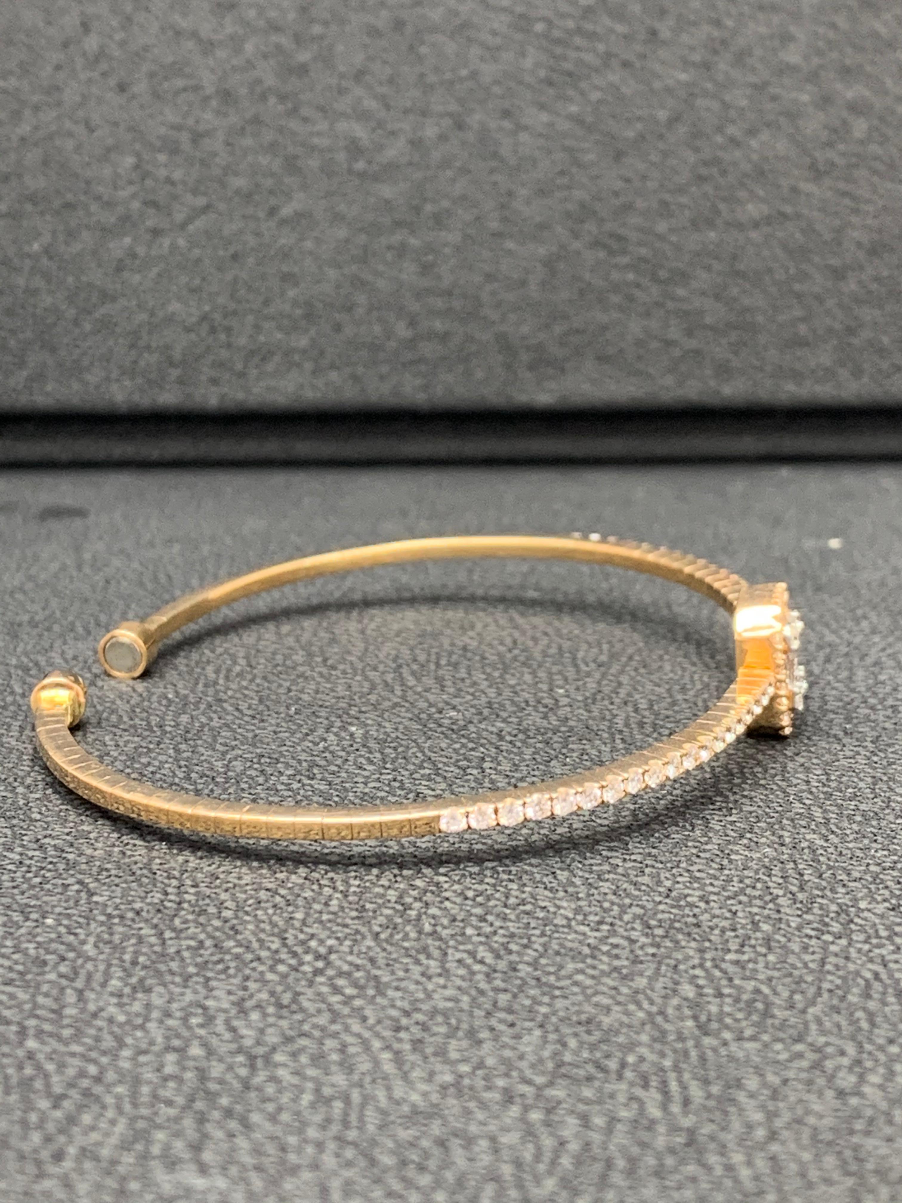 Grandeur 0.21 Carat Baguette Diamond 18K Rose Gold Cuff Bracelet For Sale 6