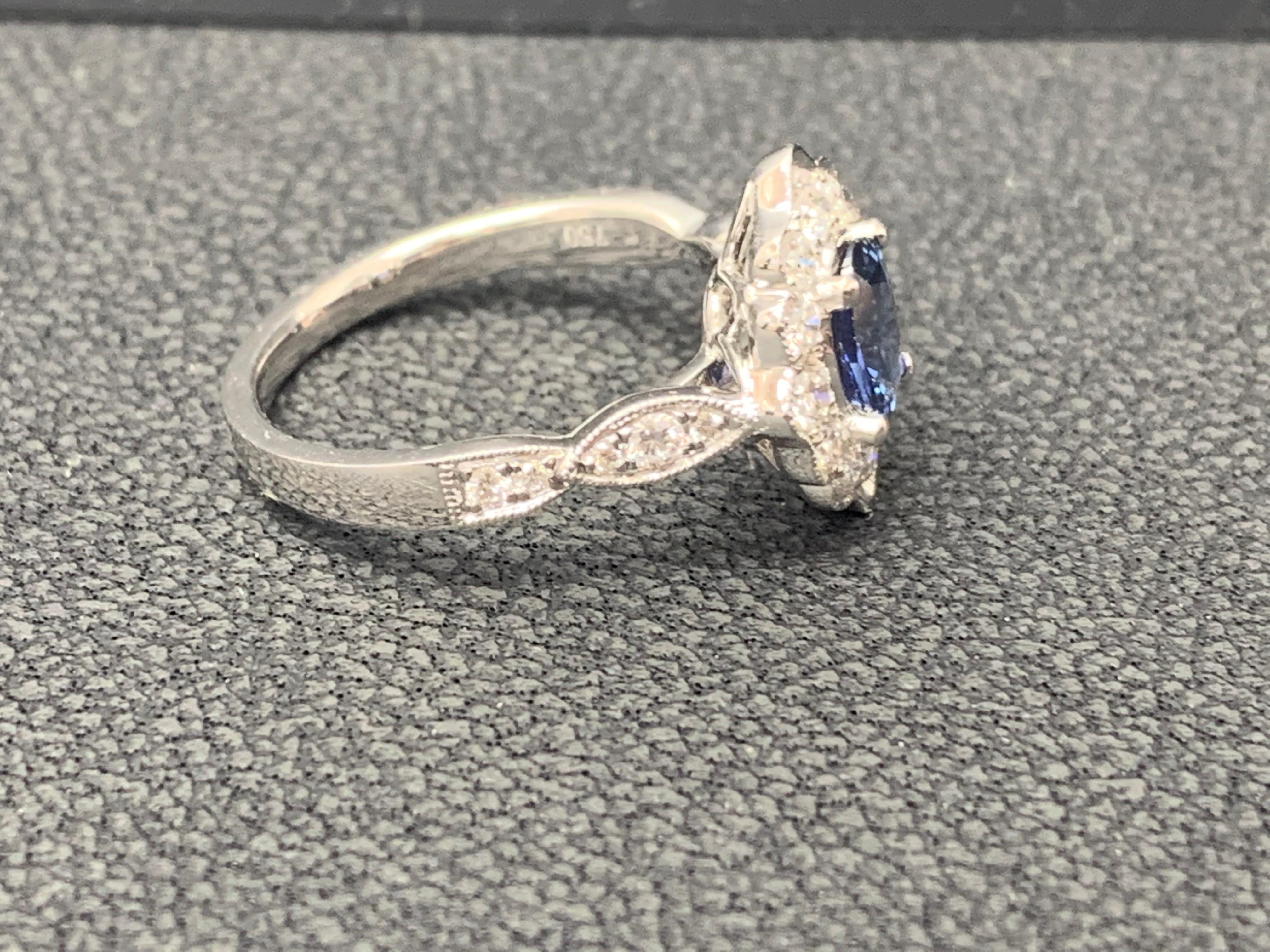 Anello in oro bianco 18 carati con zaffiro e diamante di forma ovale da 0,72 carati in vendita 5
