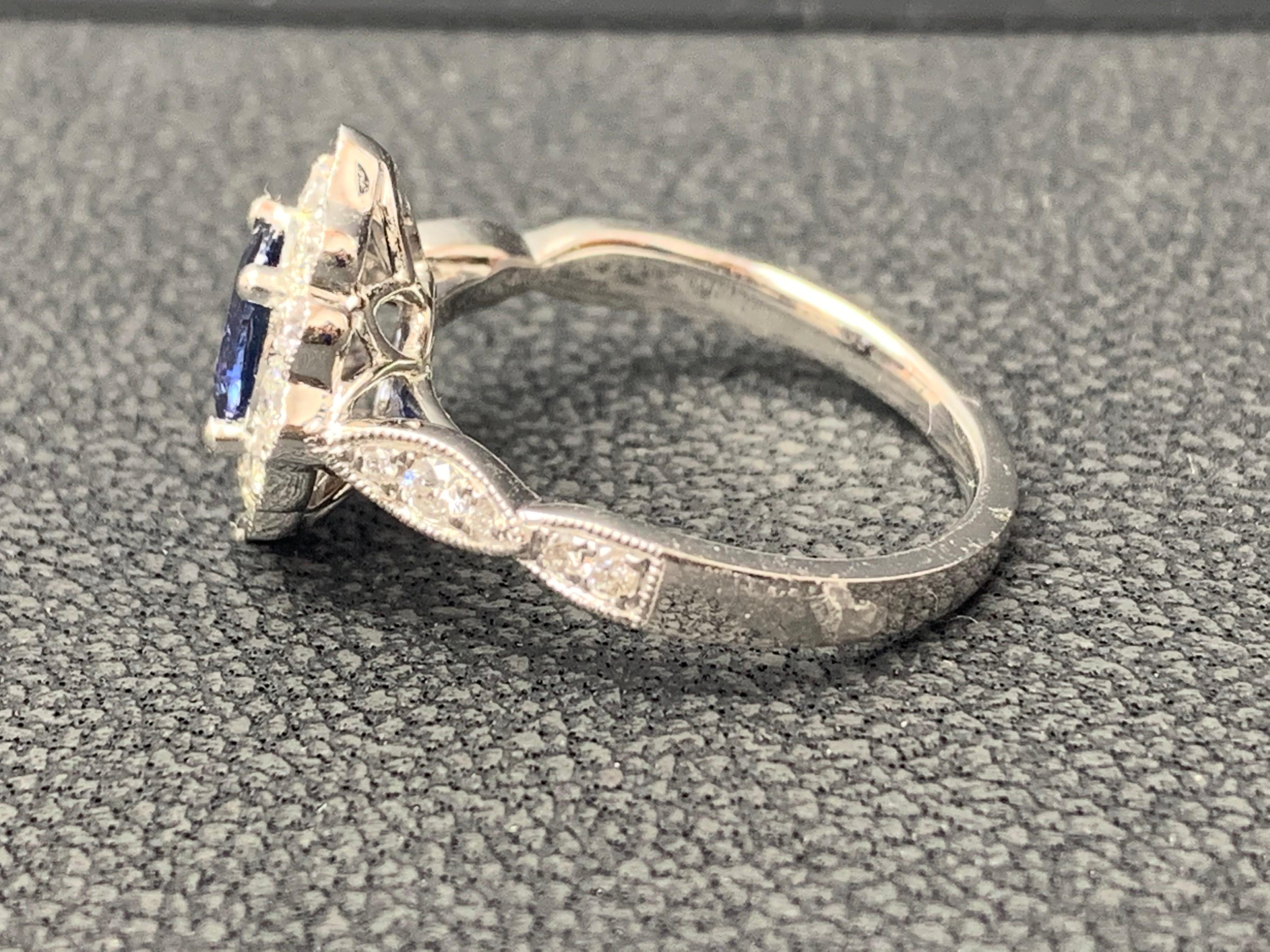Anello in oro bianco 18 carati con zaffiro e diamante di forma ovale da 0,72 carati in vendita 2