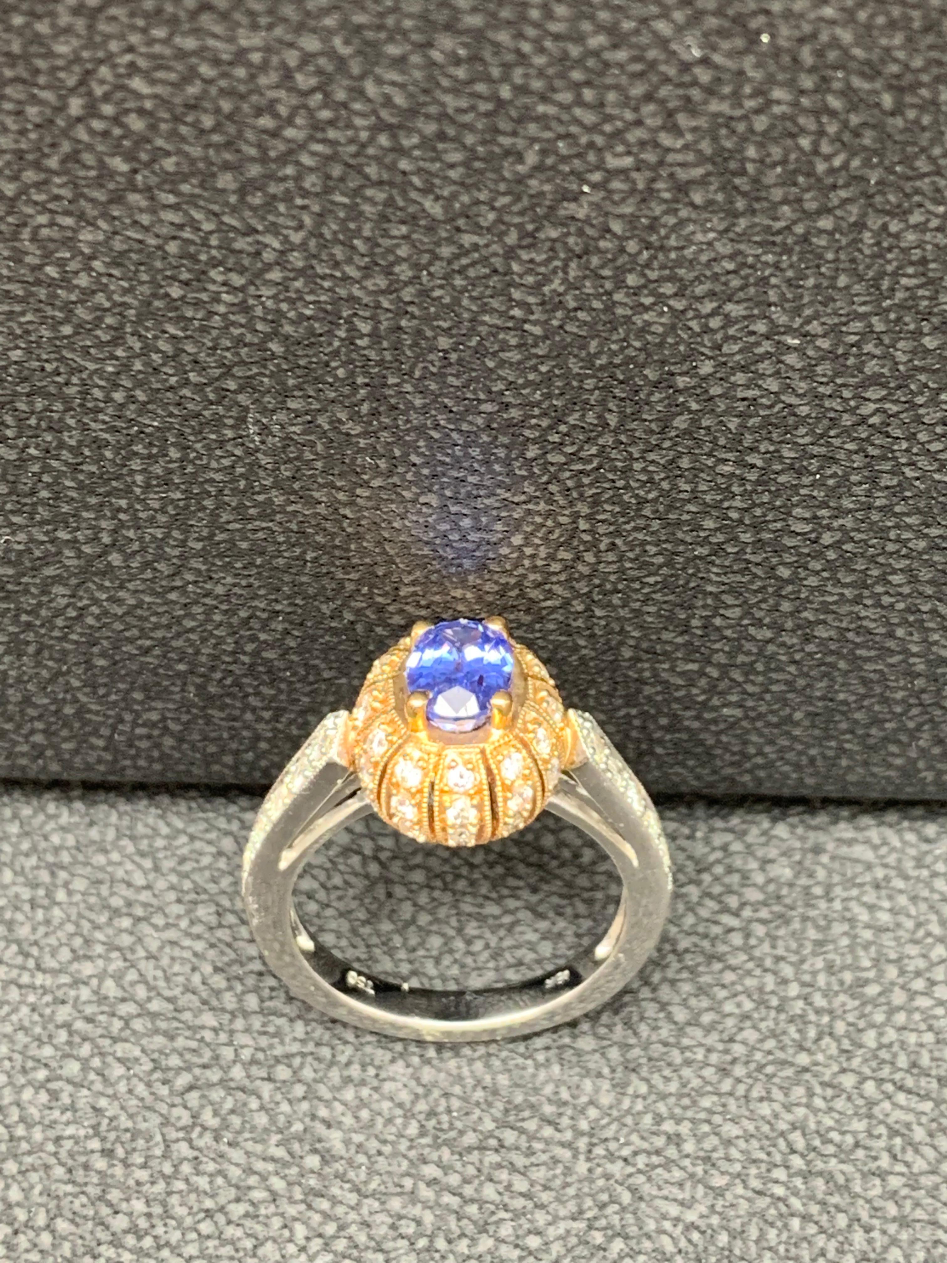Grandeza Anillo de Cóctel de Zafiro Ovalado y Diamantes de 0,80 Quilates en Oro Mixto de 18K en venta 5