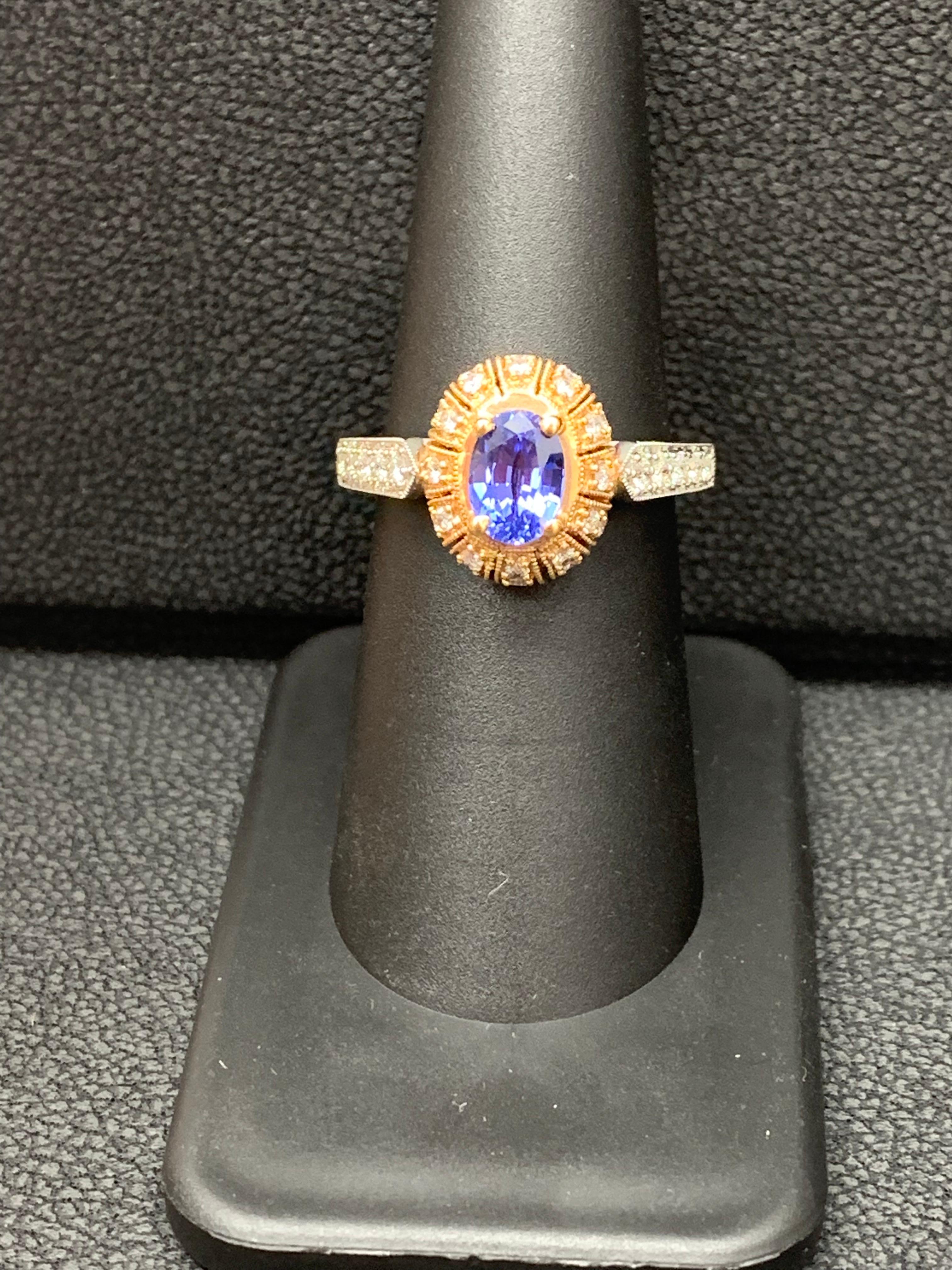 Grandeur 0.80 Carat Oval Sapphire and Diamond Cocktail Ring in 18K Mix Gold For Sale 7