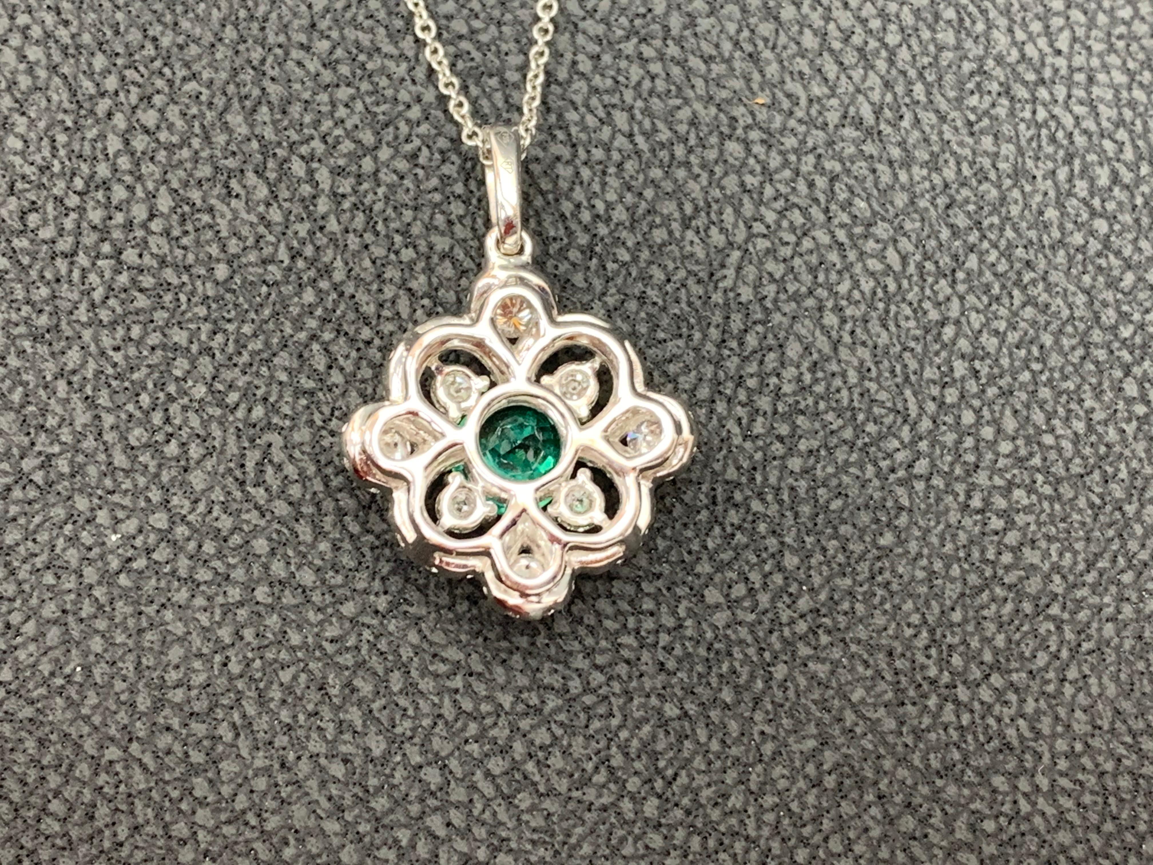 Moderno Collana con smeraldo e diamanti taglio rotondo da 0,81 carati in 18 carati in vendita