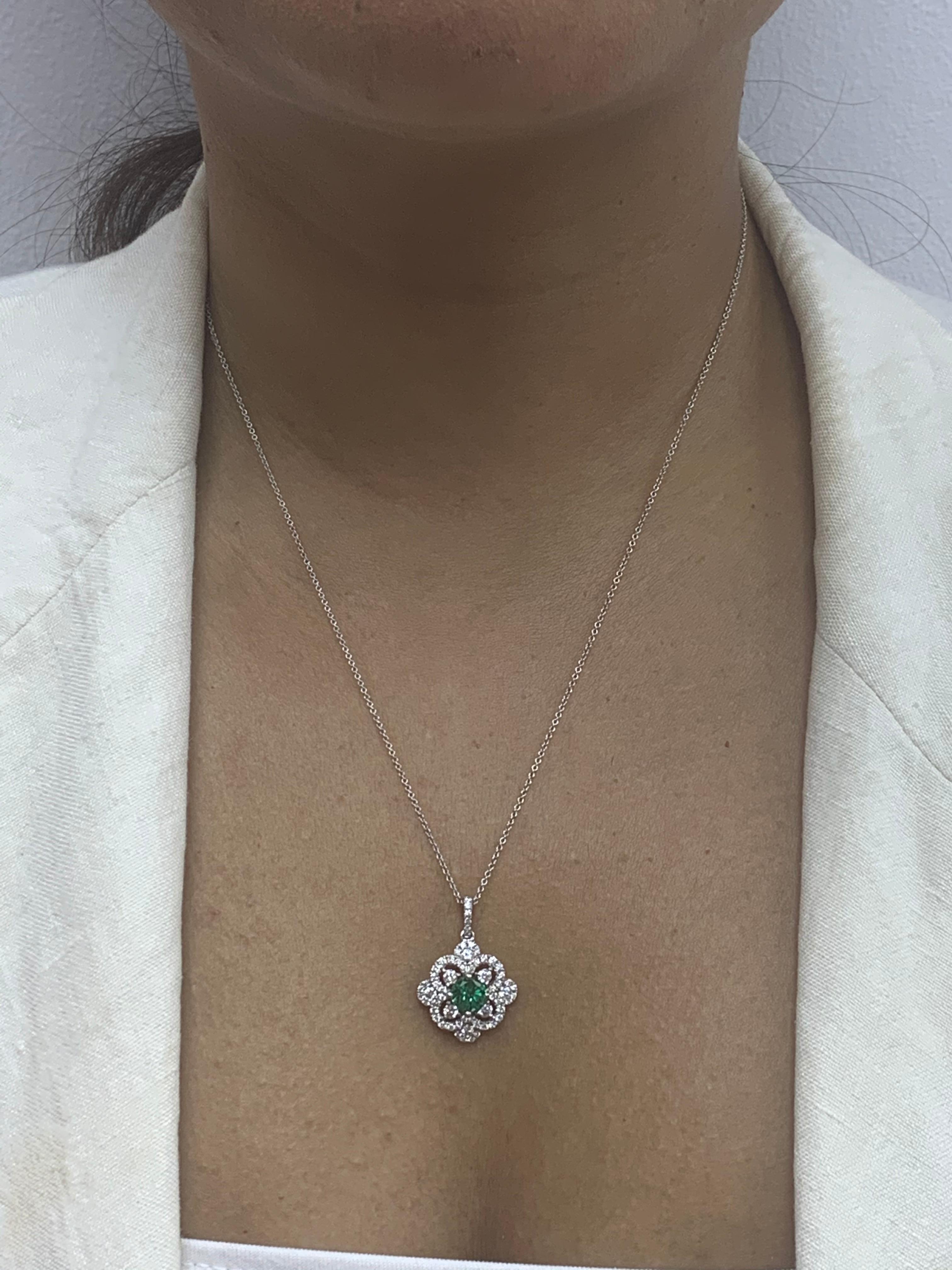 0.81 Carat Round Cut Emerald and Diamond Pendant Necklace in 18K For Sale 2