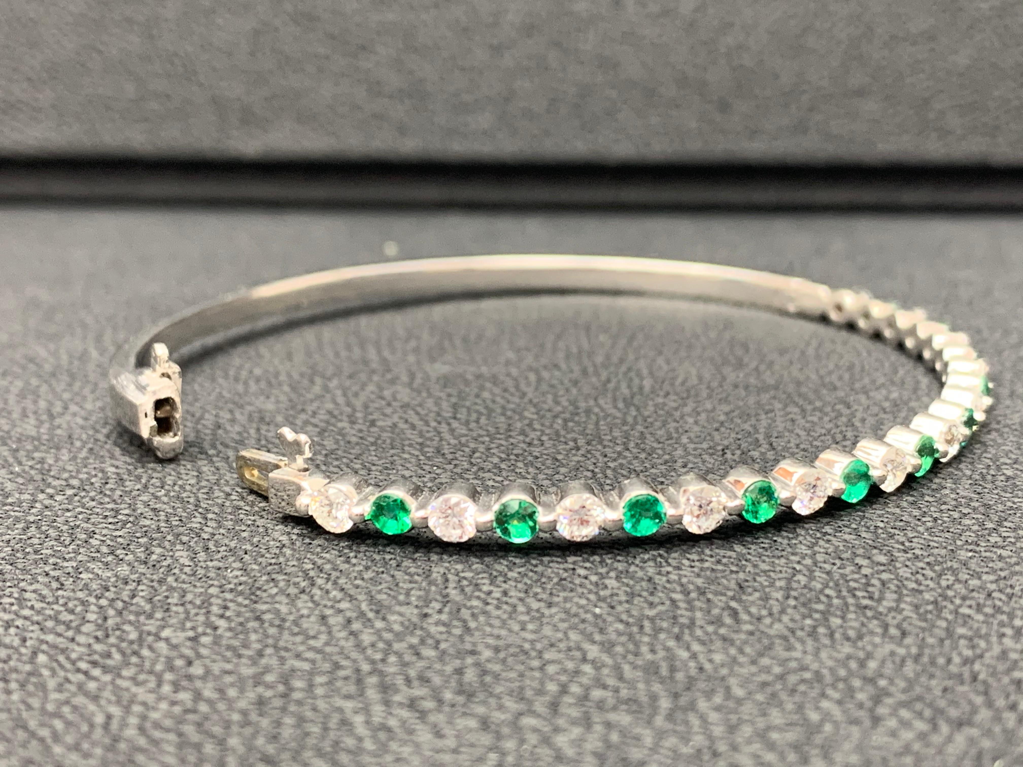 Grandeur 0.84 Carat Round Emerald and Diamond Bangle in 14K White Gold For Sale 1