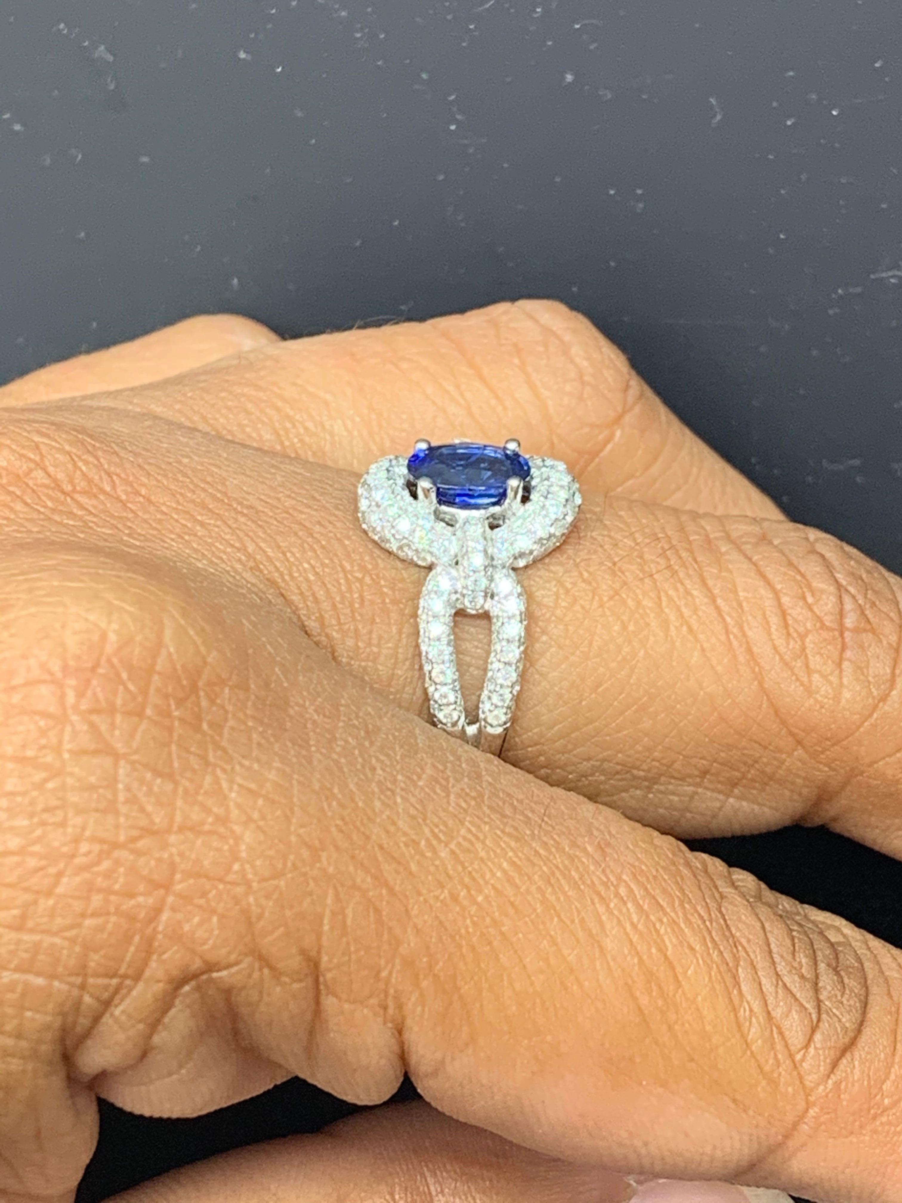 Grandeur 0.94 Carat Oval Blue Sapphire Diamond 18K White Gold Engagement Ring For Sale 12