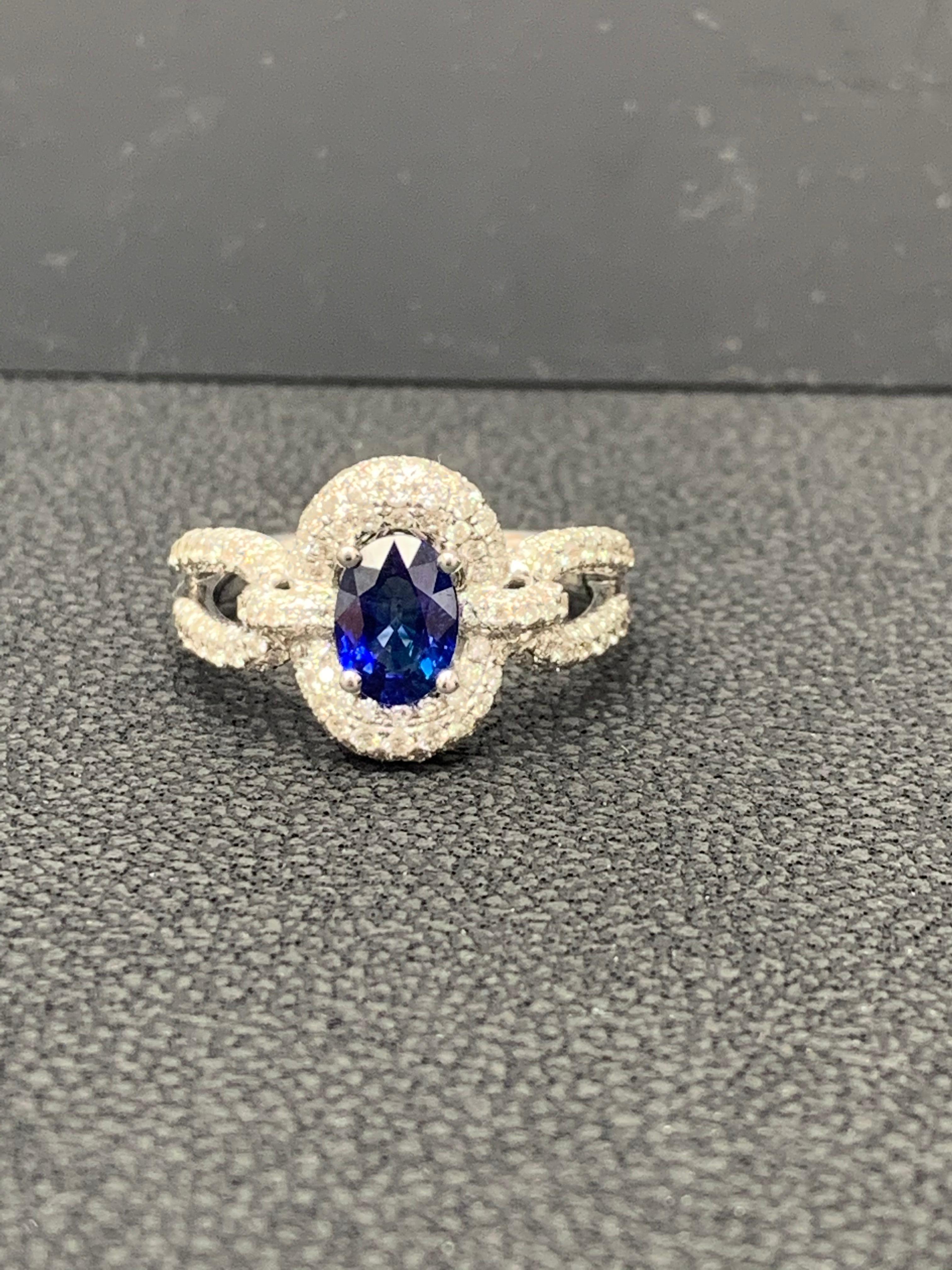 Grandeur 0.94 Carat Oval Blue Sapphire Diamond 18K White Gold Engagement Ring For Sale 2