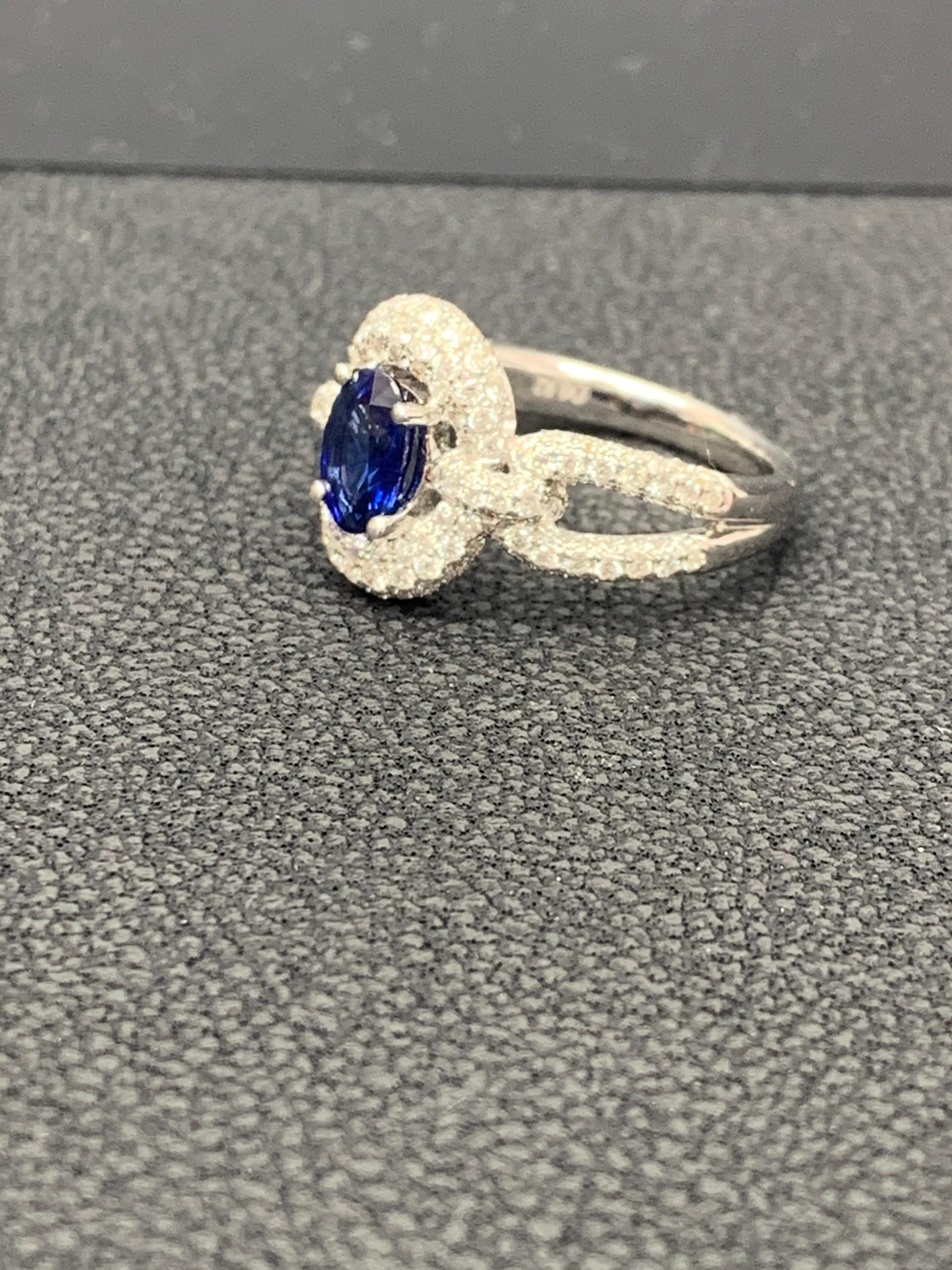 Grandeur 0.94 Carat Oval Blue Sapphire Diamond 18K White Gold Engagement Ring For Sale 3