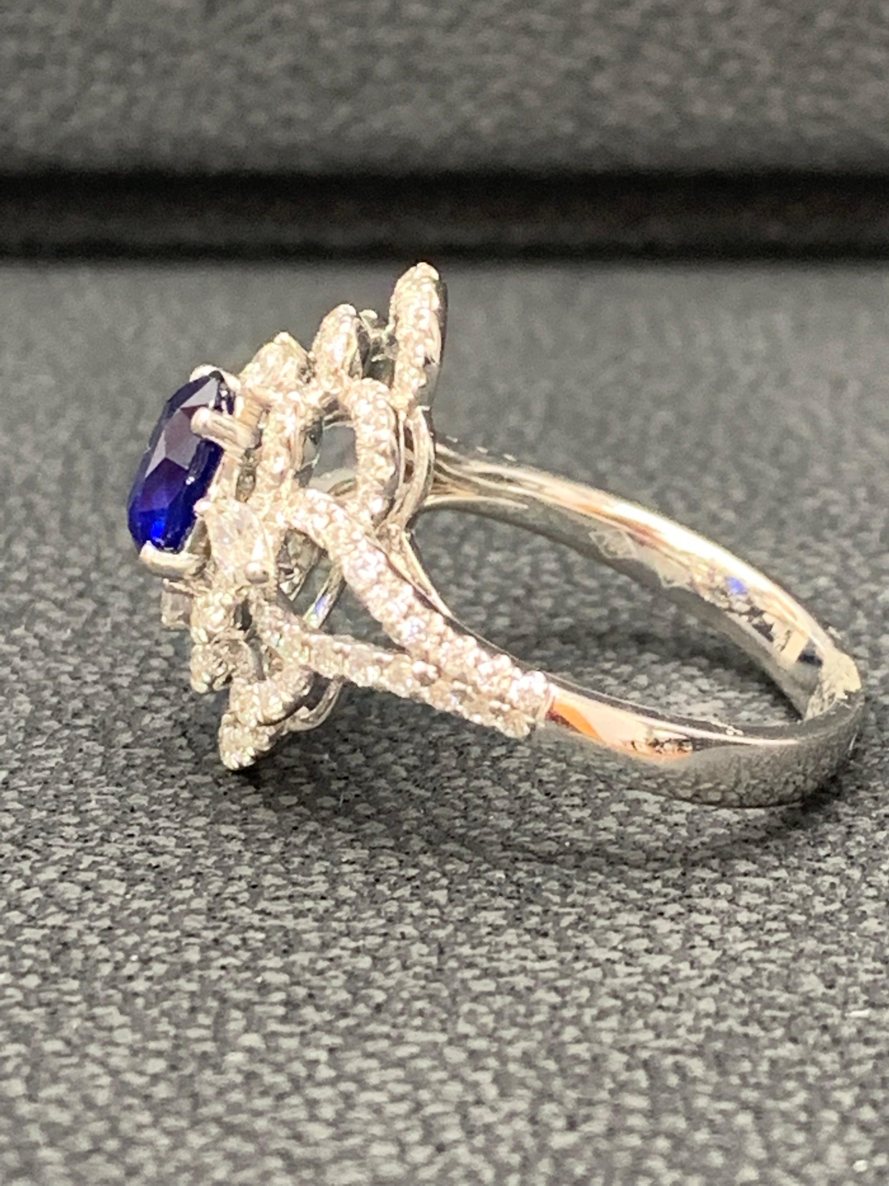 Grandeur 0.97 Carat Oval Sapphire and Diamond Engagement Ring in 18K White Gold In New Condition For Sale In NEW YORK, NY