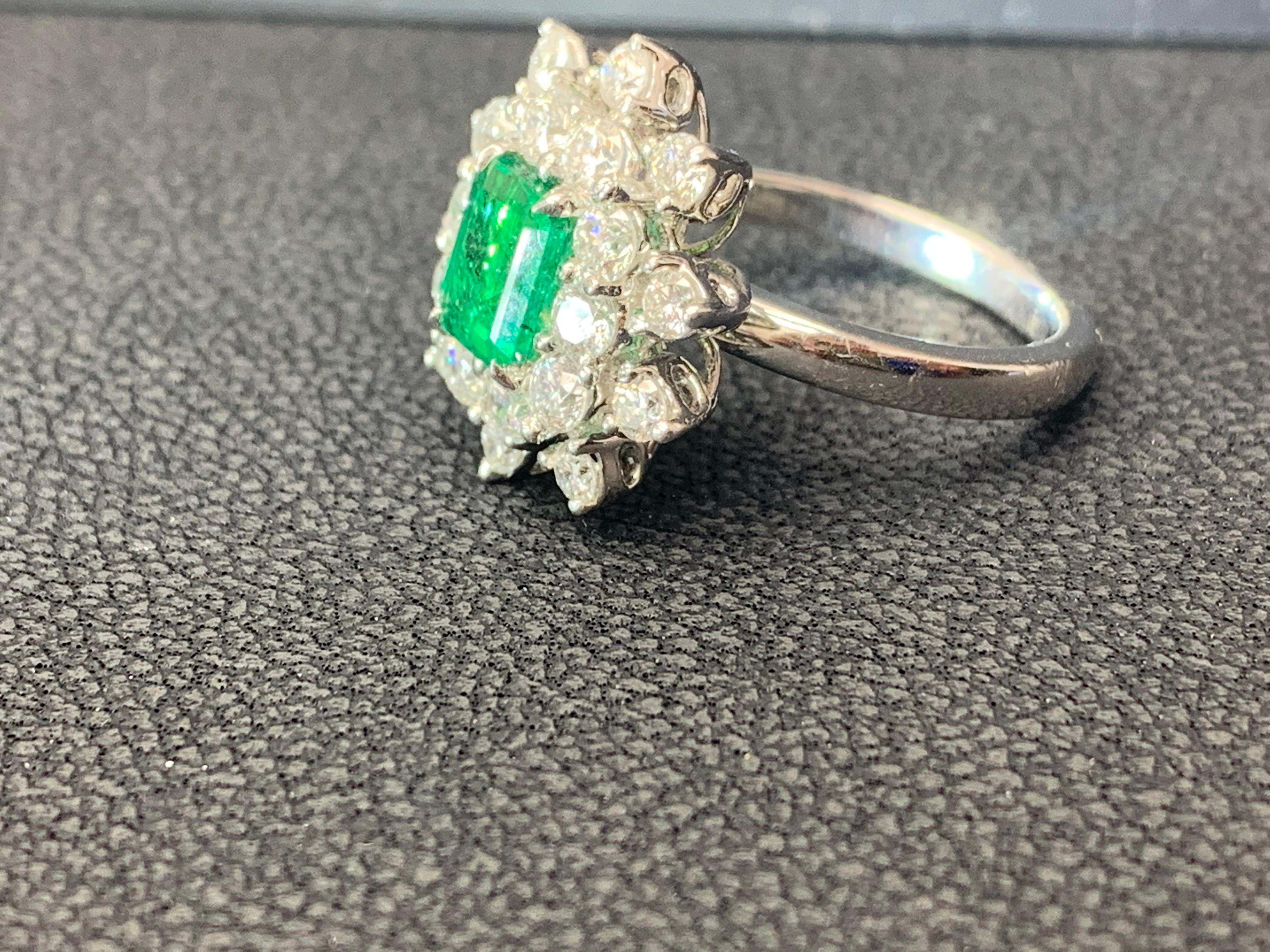Grandeur 1.06 Carat Emerald Cut Emerald and Diamond 18 K WhiteGold Cocktail Ring For Sale 2