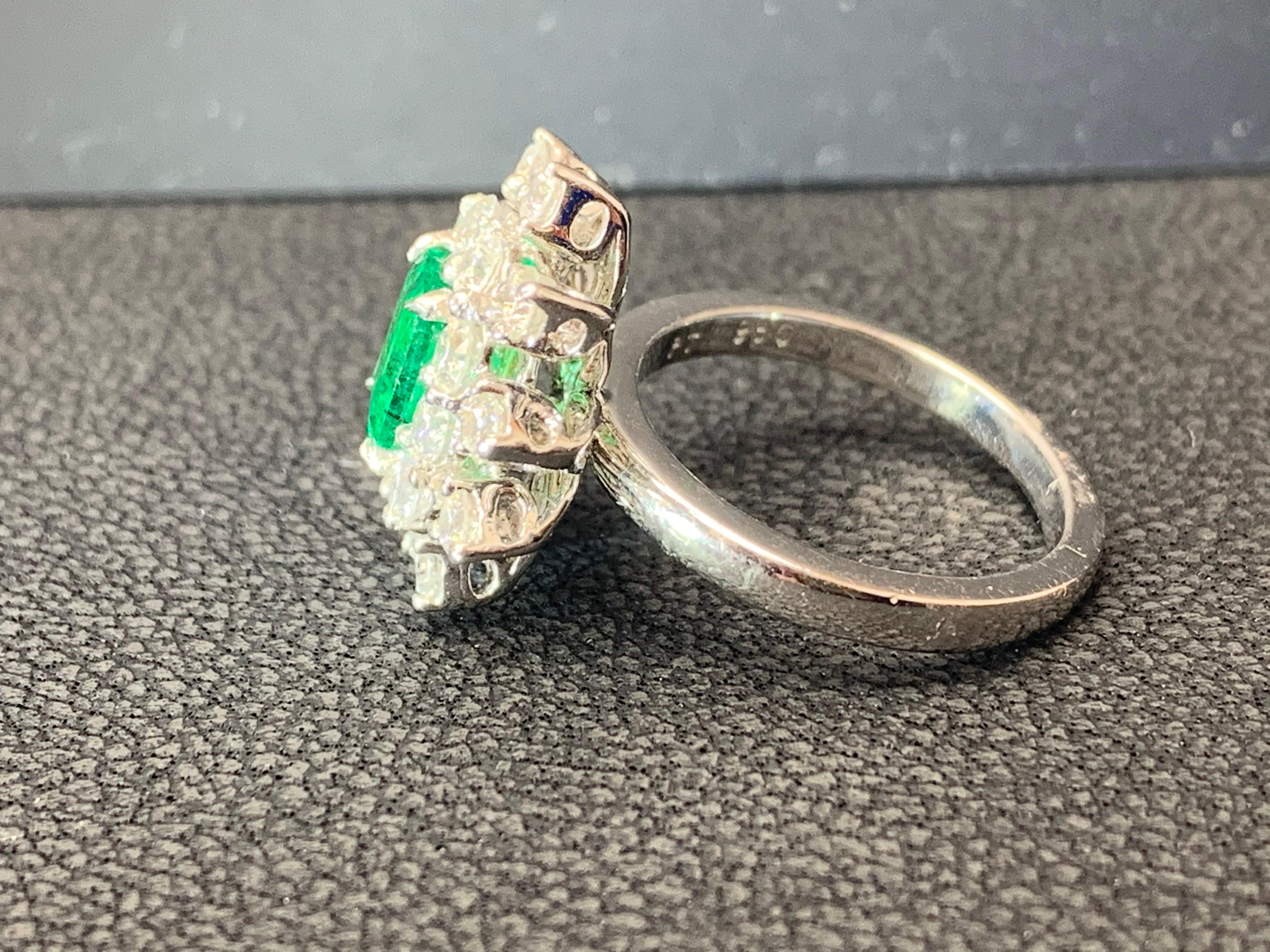 Grandeur 1.06 Carat Emerald Cut Emerald and Diamond 18 K WhiteGold Cocktail Ring For Sale 3
