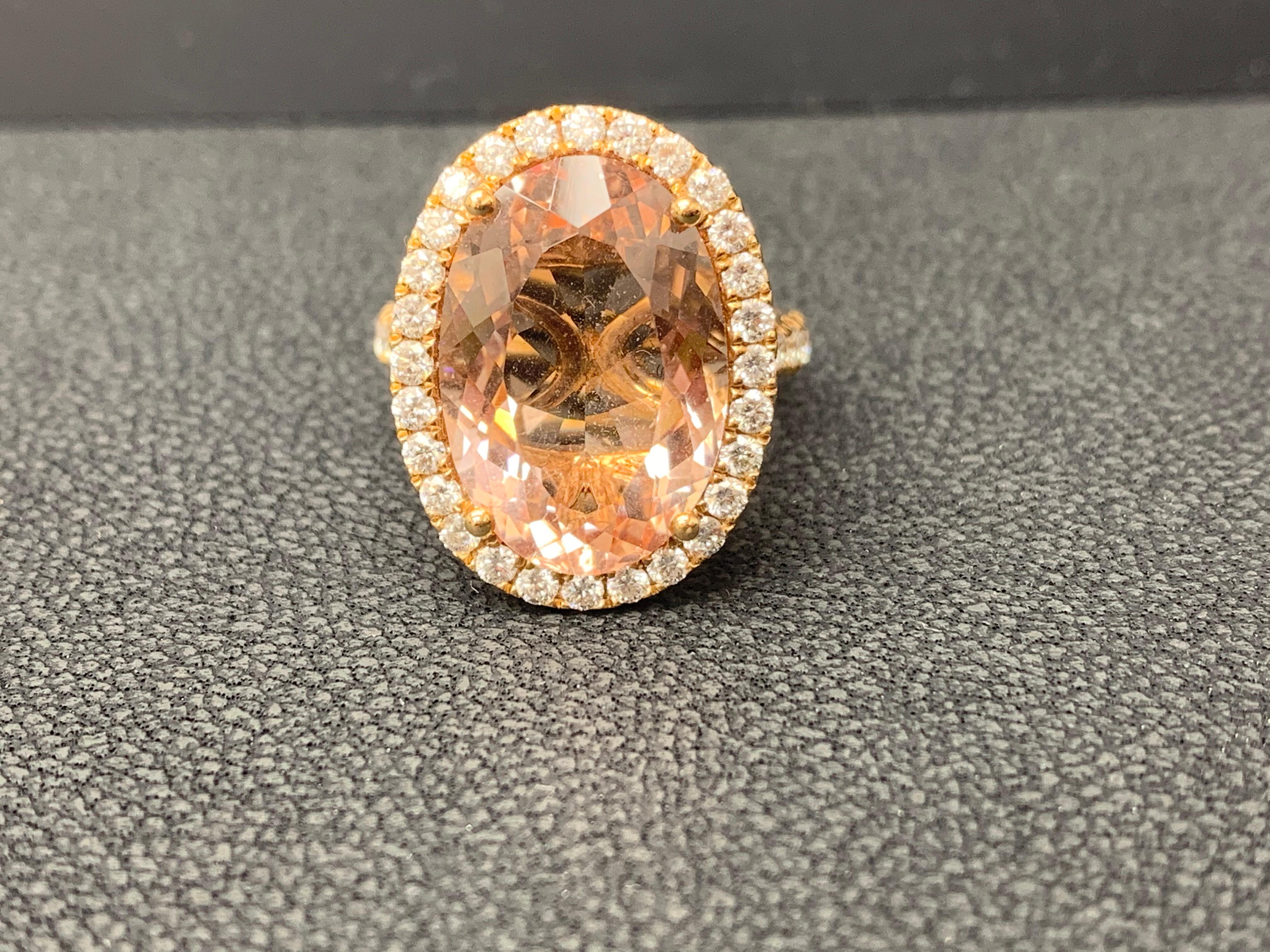10.70 Carat Oval Shape Morganite and Diamond 18K Rose Gold Cocktail Ring For Sale 2