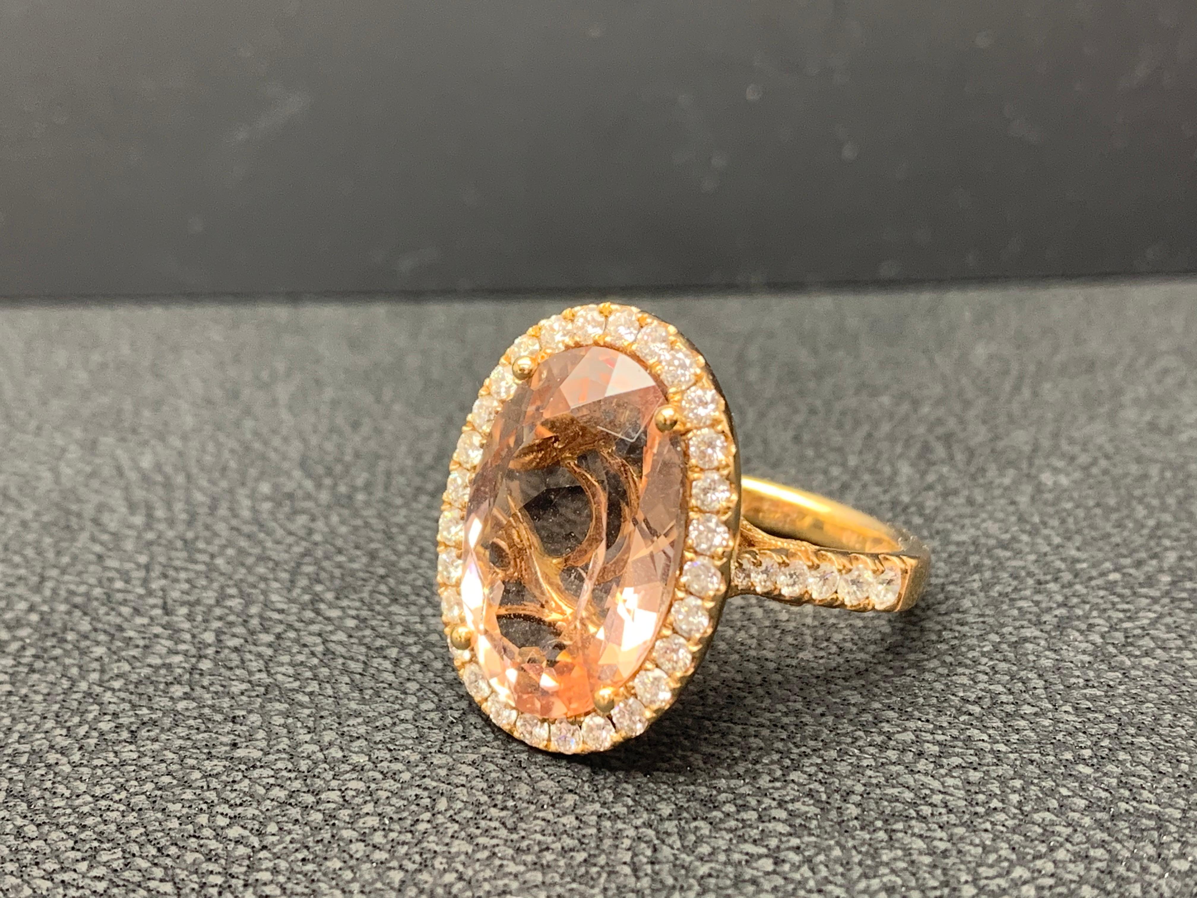 10.70 Carat Oval Shape Morganite and Diamond 18K Rose Gold Cocktail Ring For Sale 4