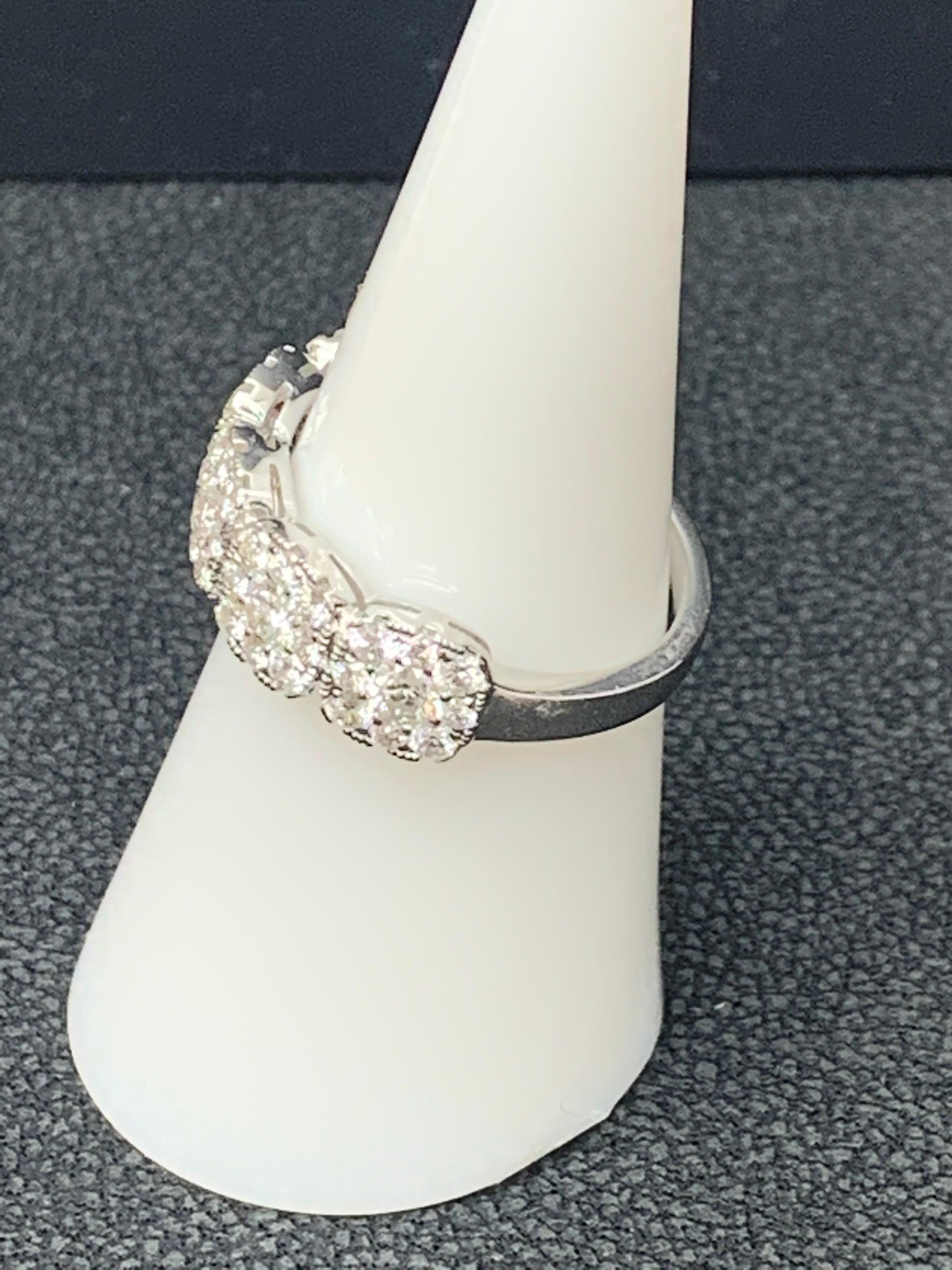 Grandeur 1,12 Karat runder Diamant-Hochzeitsring aus 18 Karat Weißgold mit fünf Steinen im Angebot 11