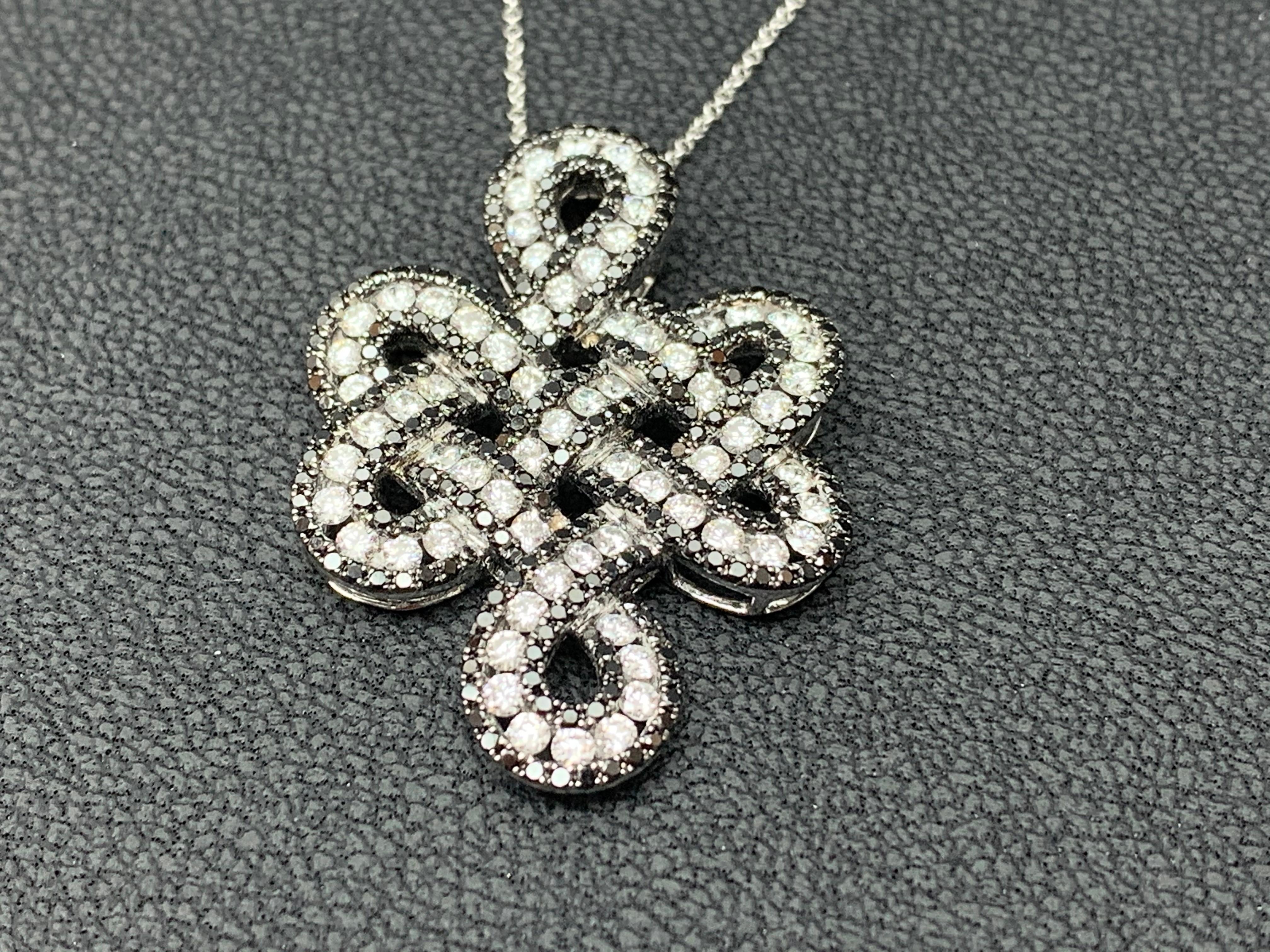 Grandeur 1.31 Carat Fancy Black and White Diamond Pendant Necklace in 18K For Sale 4