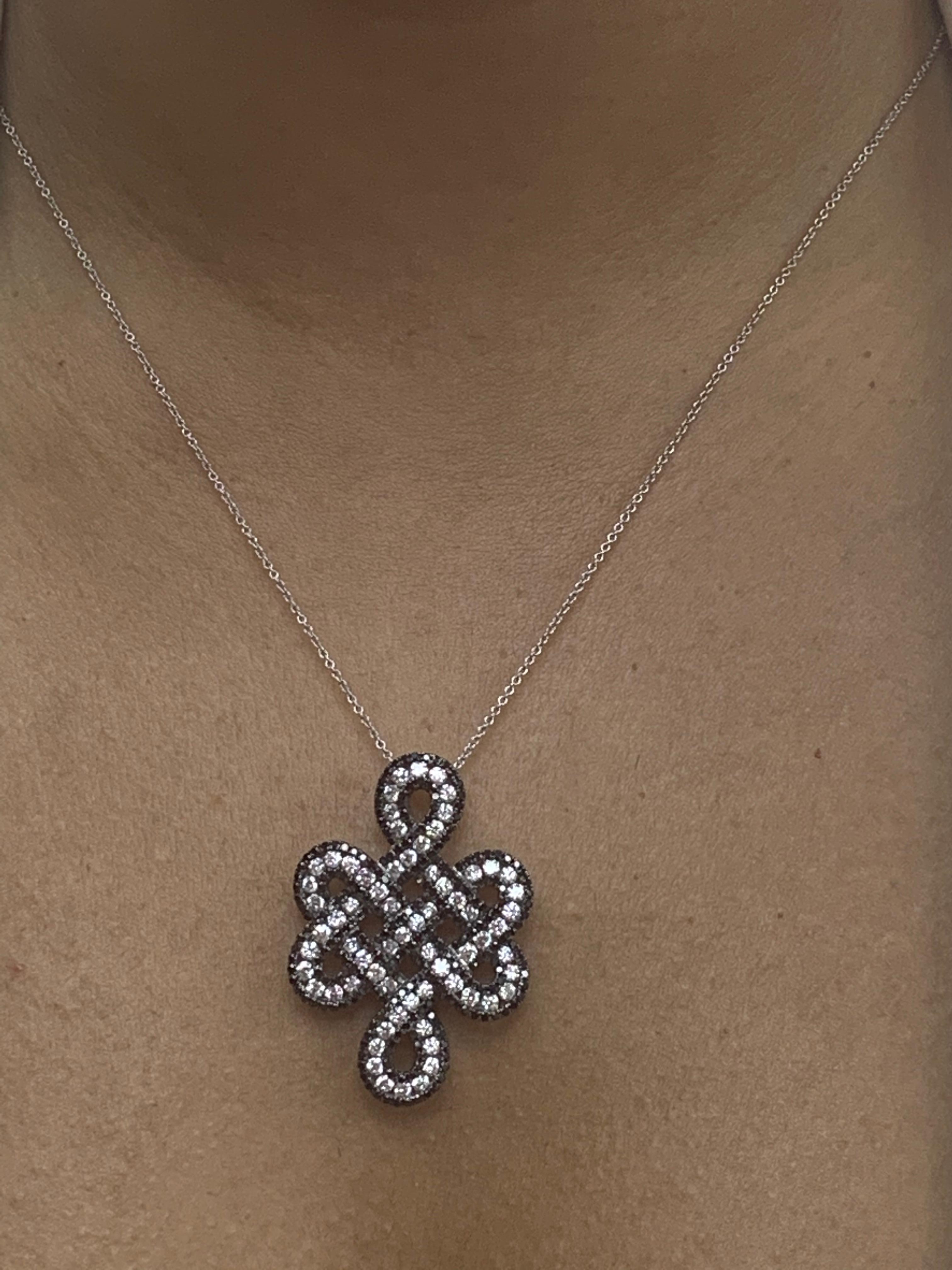 Grandeur 1.31 Carat Fancy Black and White Diamond Pendant Necklace in 18K For Sale 3