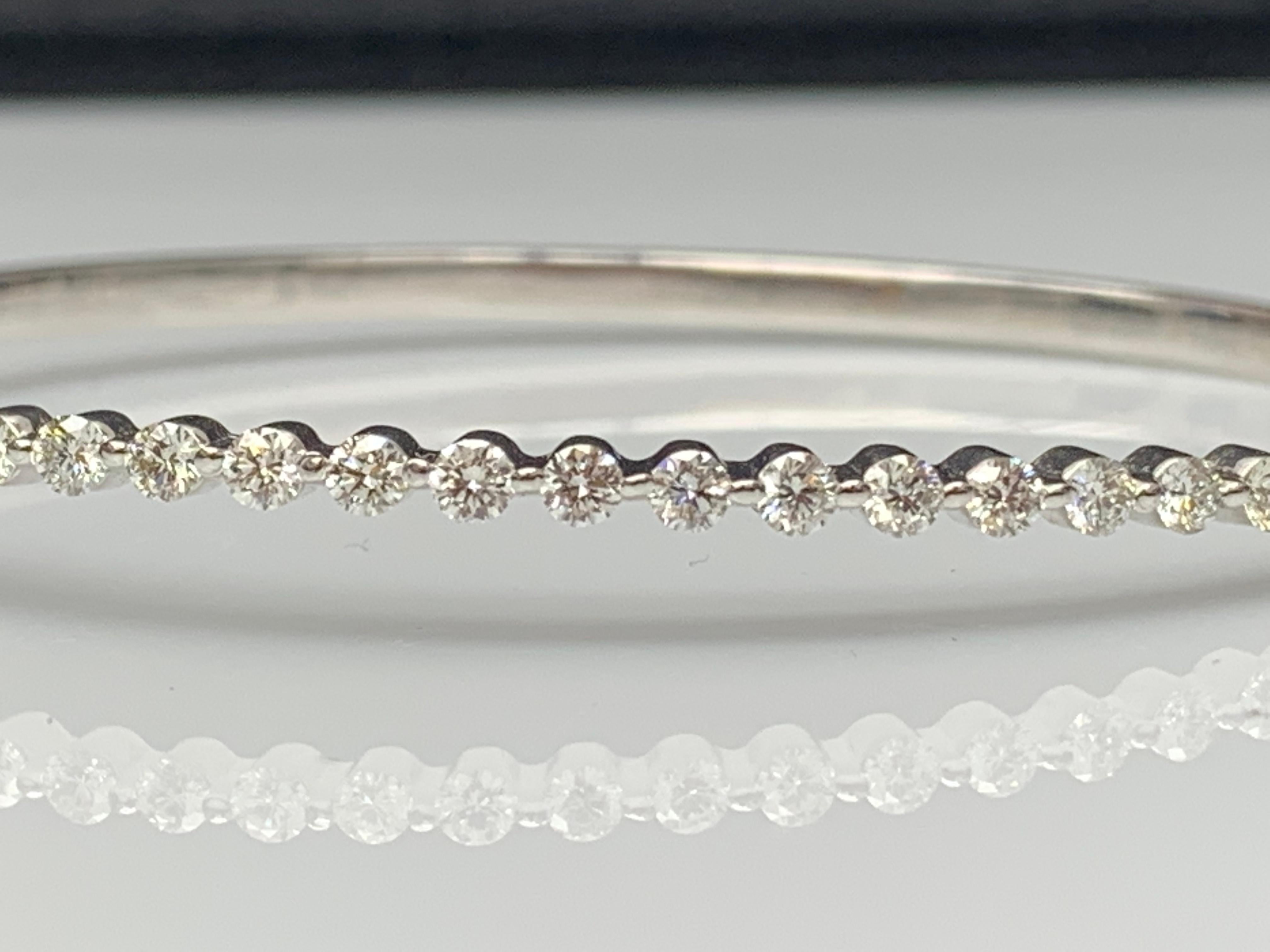 Modern 1.75 Carat Brilliant Cut Round Diamond Bangle in 14K White Gold For Sale