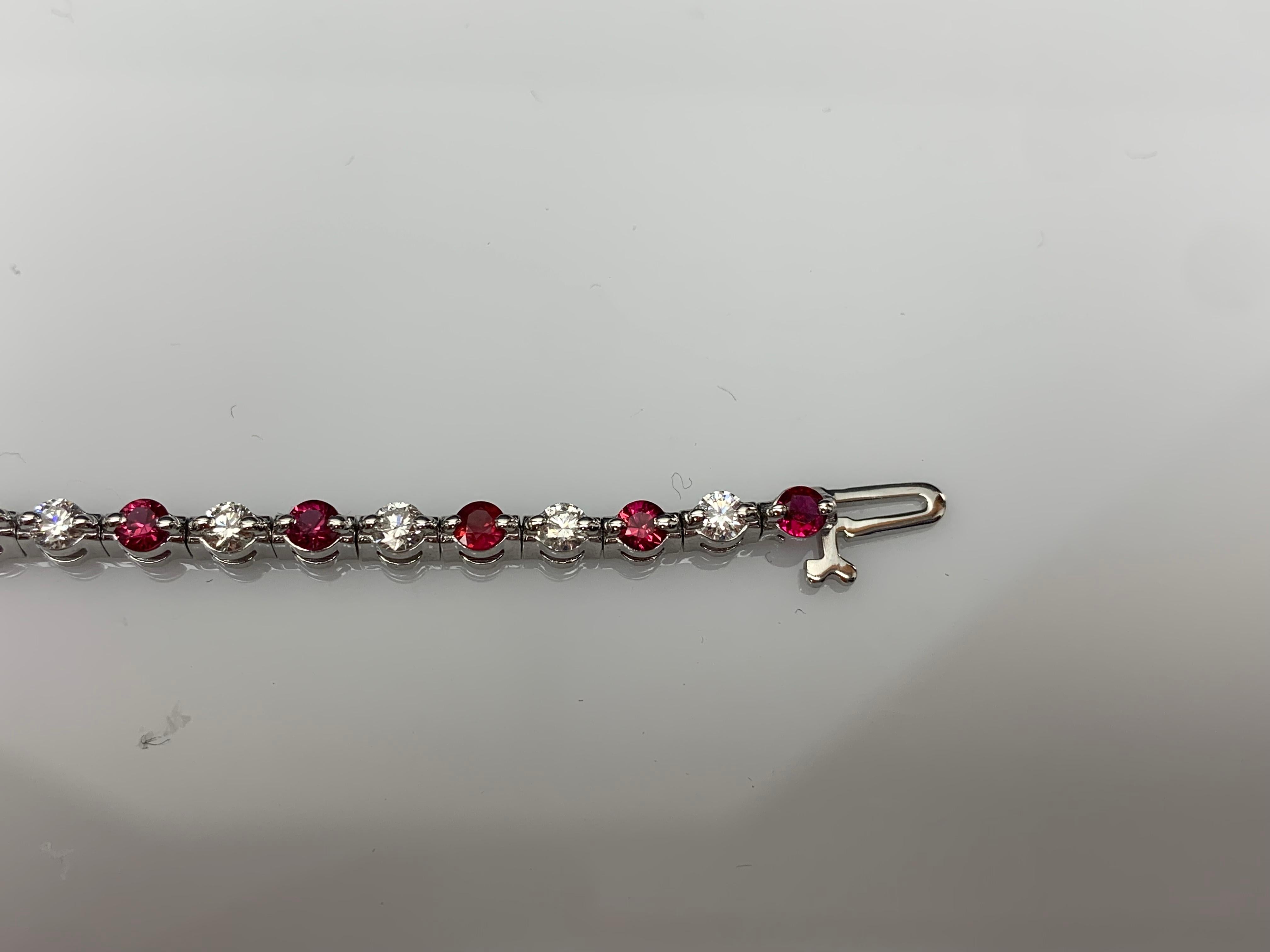 Bracelet Grandeur en or blanc 14 carats avec rubis rond et diamants de 1,98 carat en vente 12