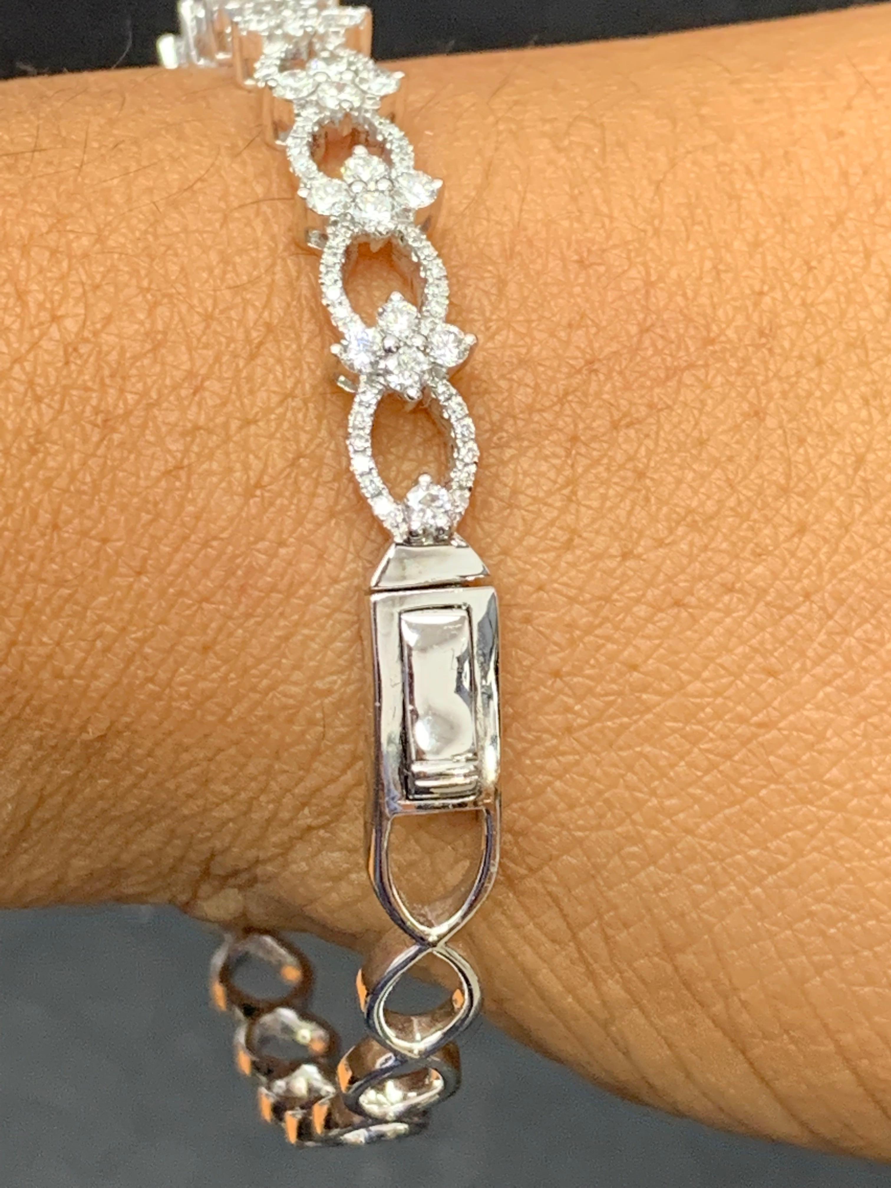 Bracelet jonc à la mode Grandeur en or blanc 18 carats et diamants de 2,00 carats en vente 5