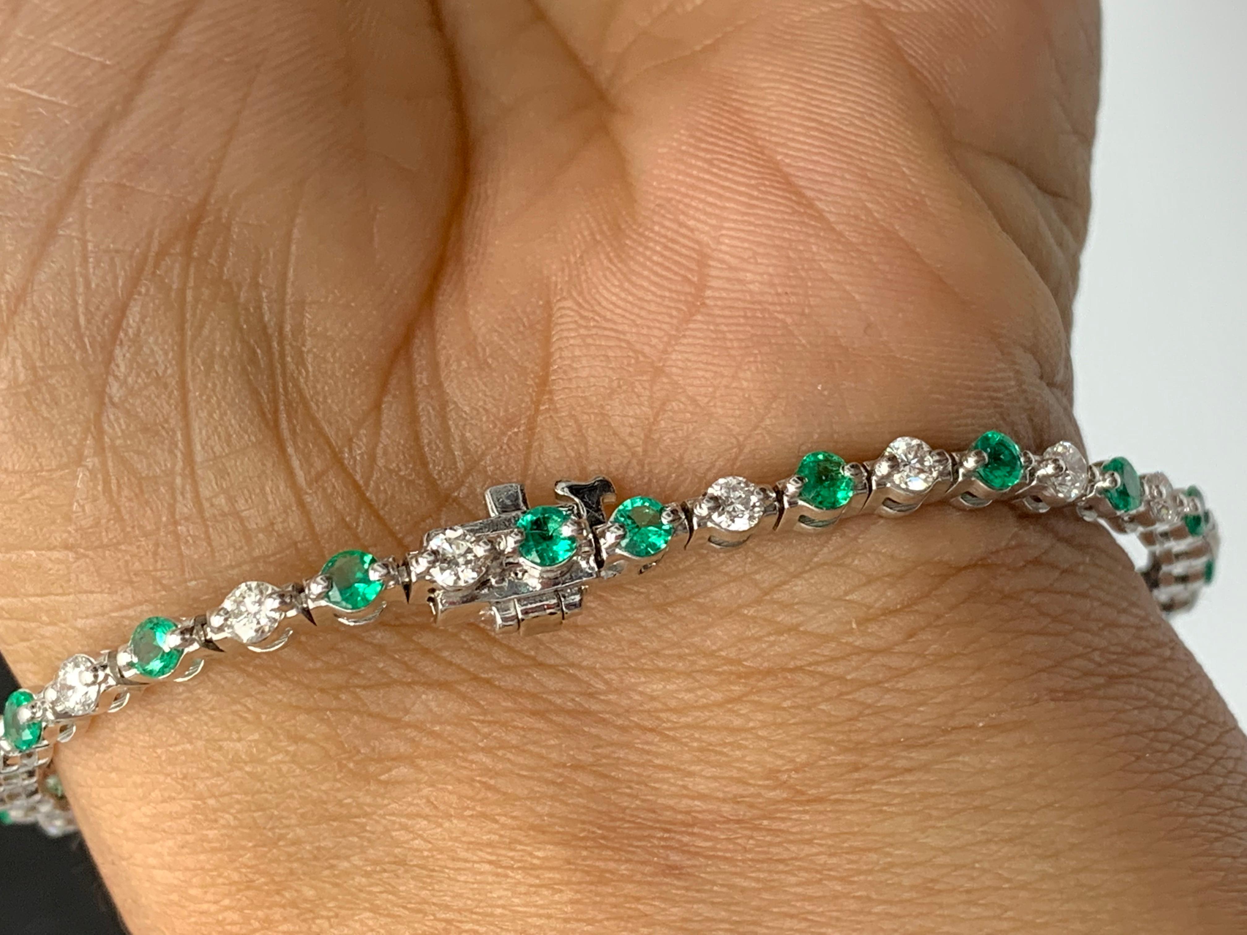 Grandeur 2.24 Carat Round Emerald and Diamond Bracelet in 14K White Gold In New Condition For Sale In NEW YORK, NY