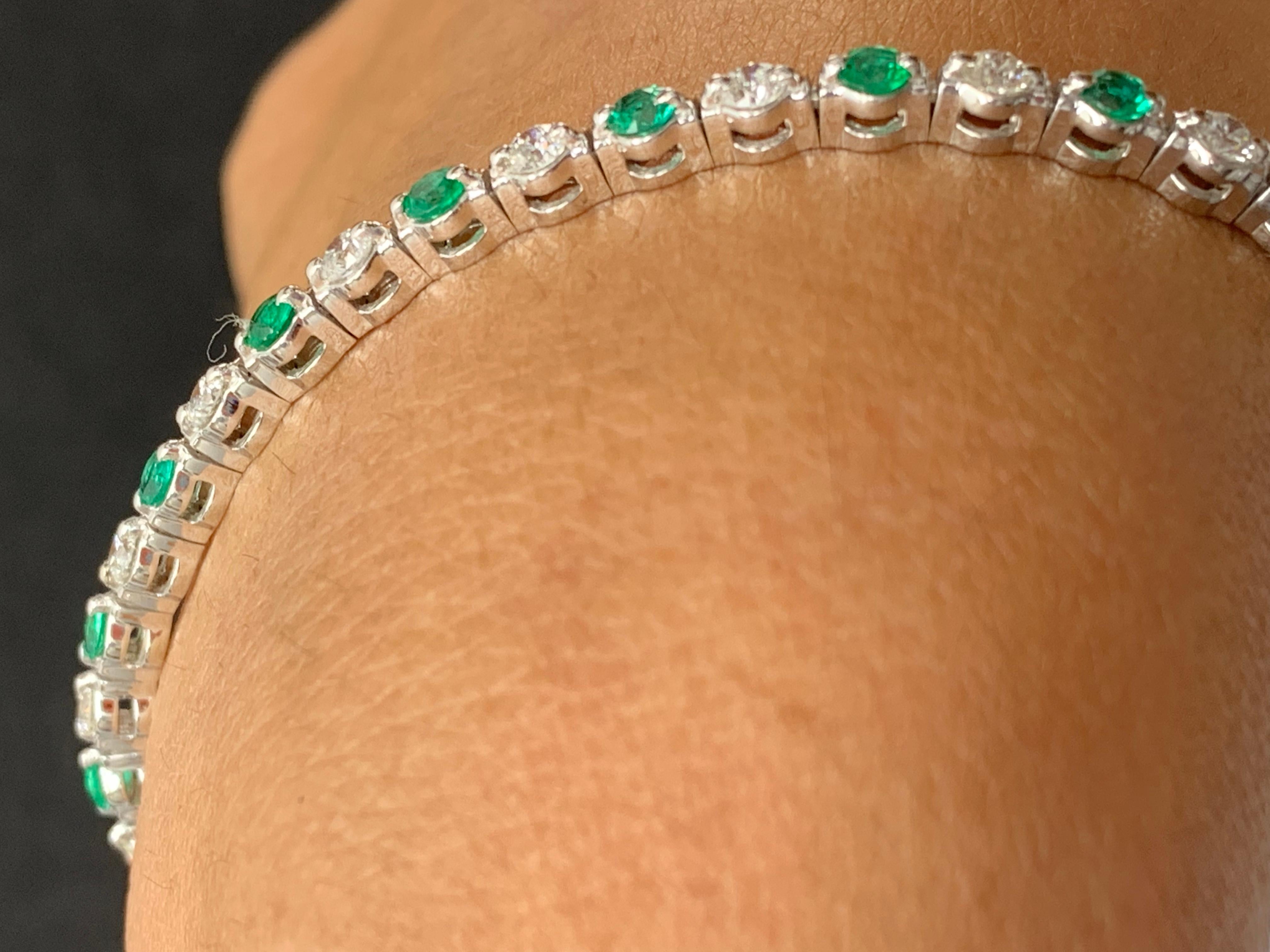 Grandeur 2.24 Carat Round Emerald and Diamond Bracelet in 14K White Gold For Sale 1