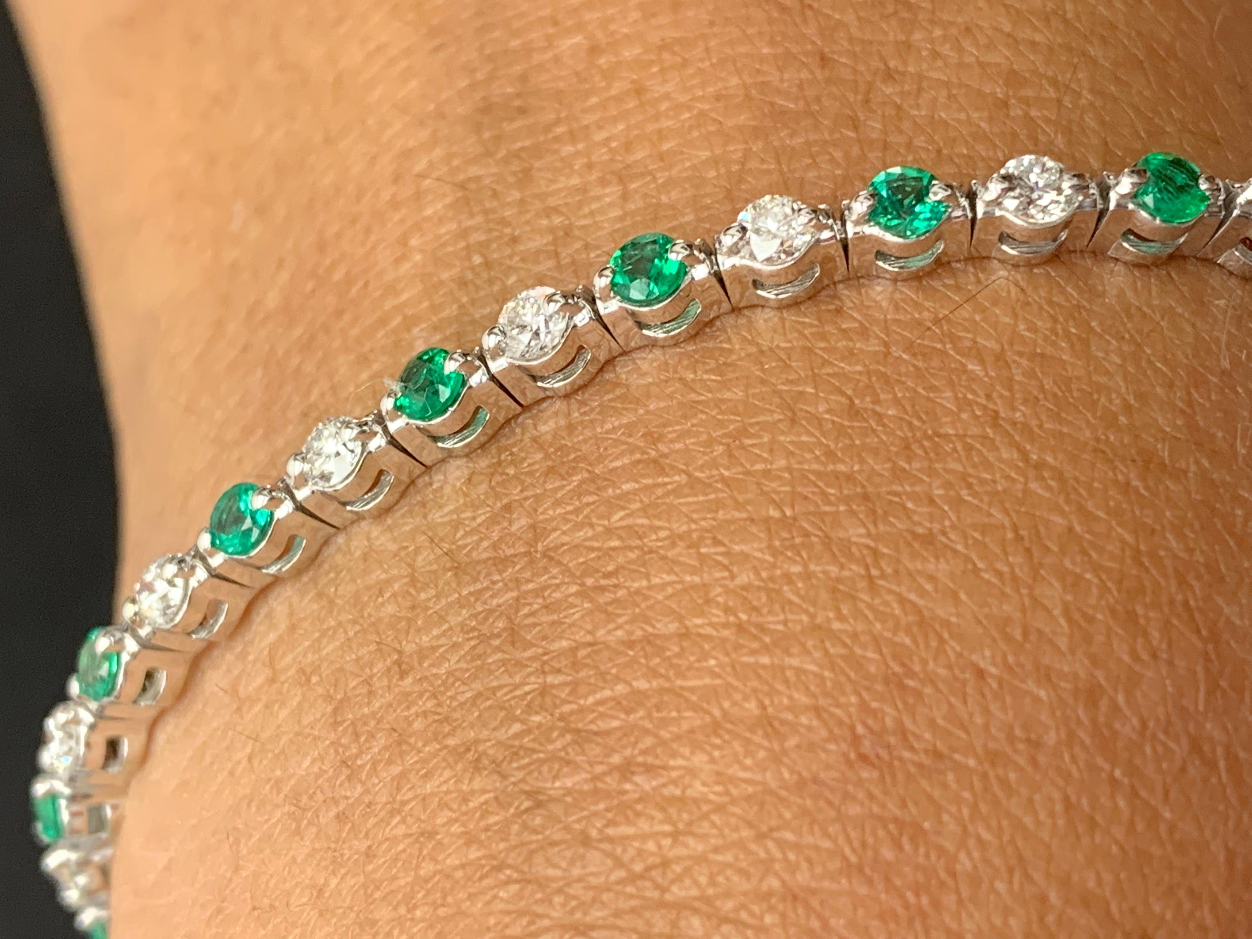 Grandeur 2.24 Carat Round Emerald and Diamond Bracelet in 14K White Gold For Sale 2