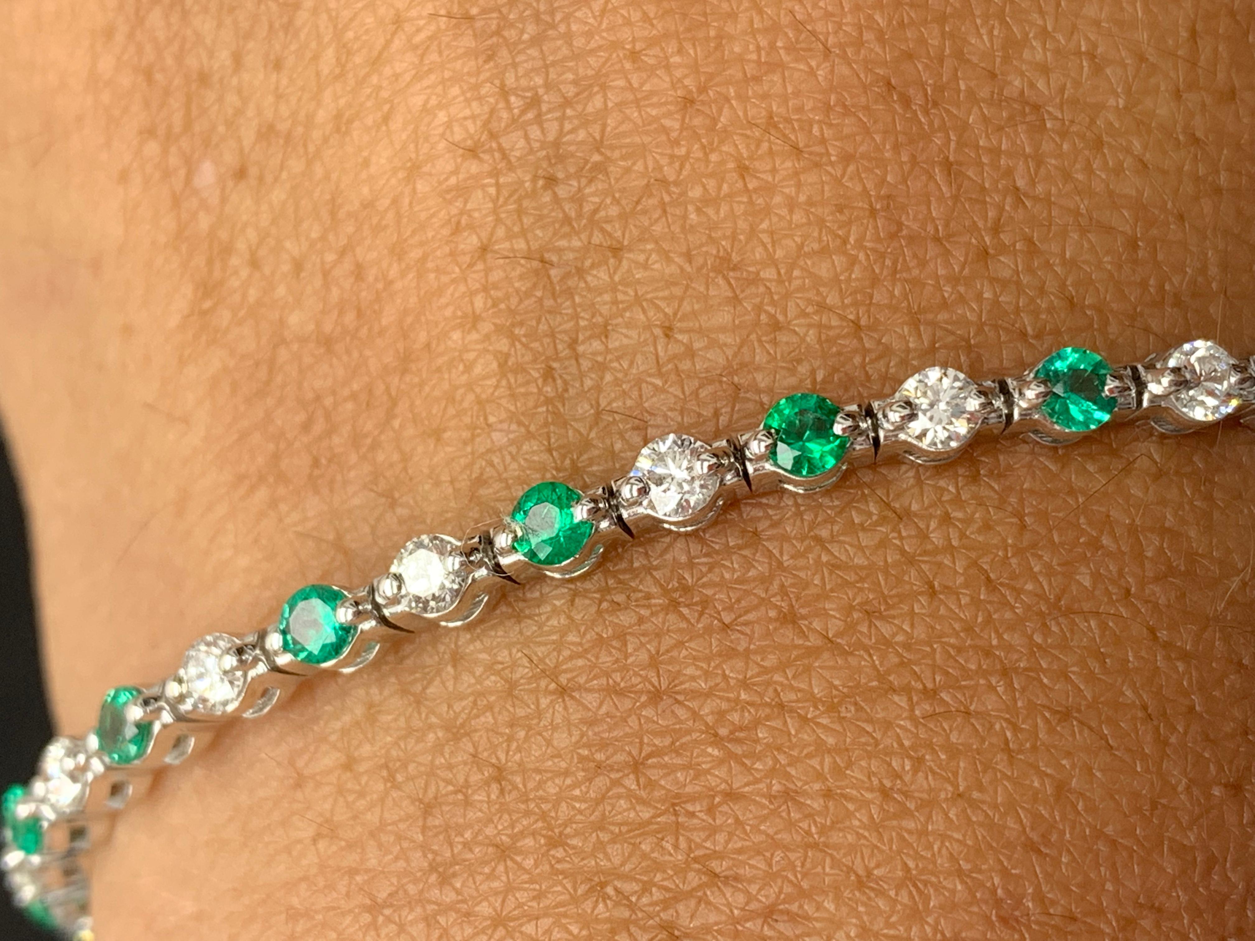 Grandeur 2.24 Carat Round Emerald and Diamond Bracelet in 14K White Gold For Sale 3