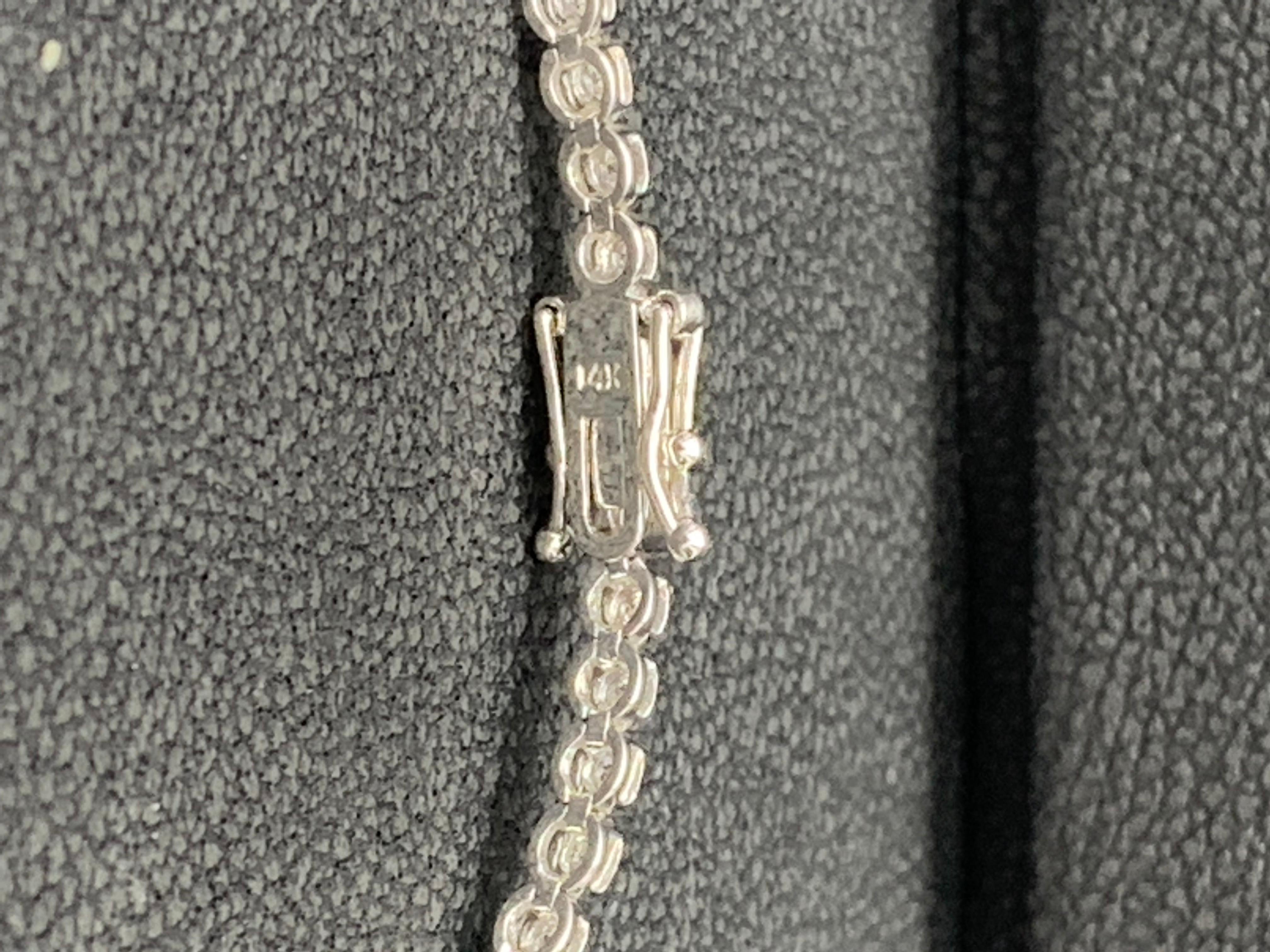 Grandeur 2.25 Carat Round Cut Diamond Tennis Bracelet in Yellow and White Gold In New Condition For Sale In NEW YORK, NY