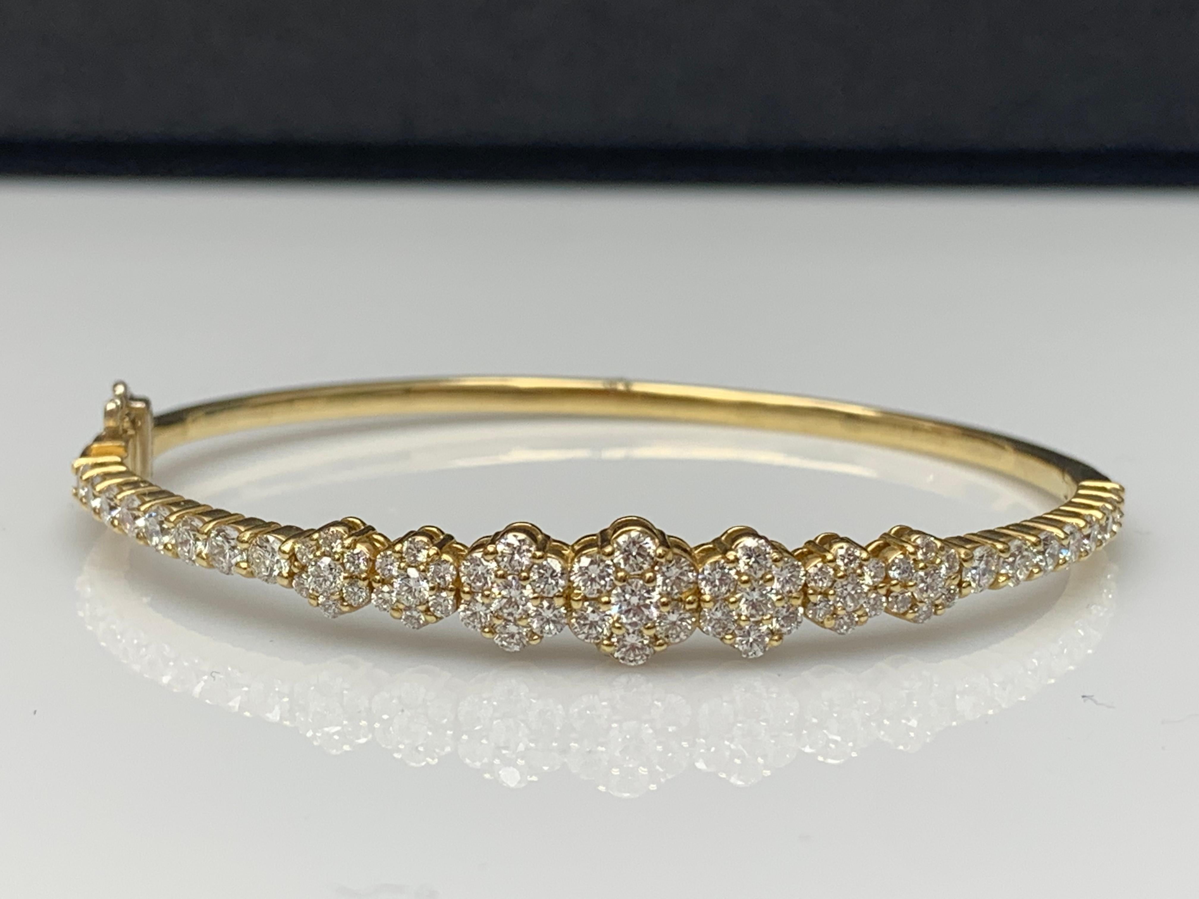 Grandeur 2.54 Carat Brilliant Cut Diamond Bangle in 14K Yellow Gold For Sale 4