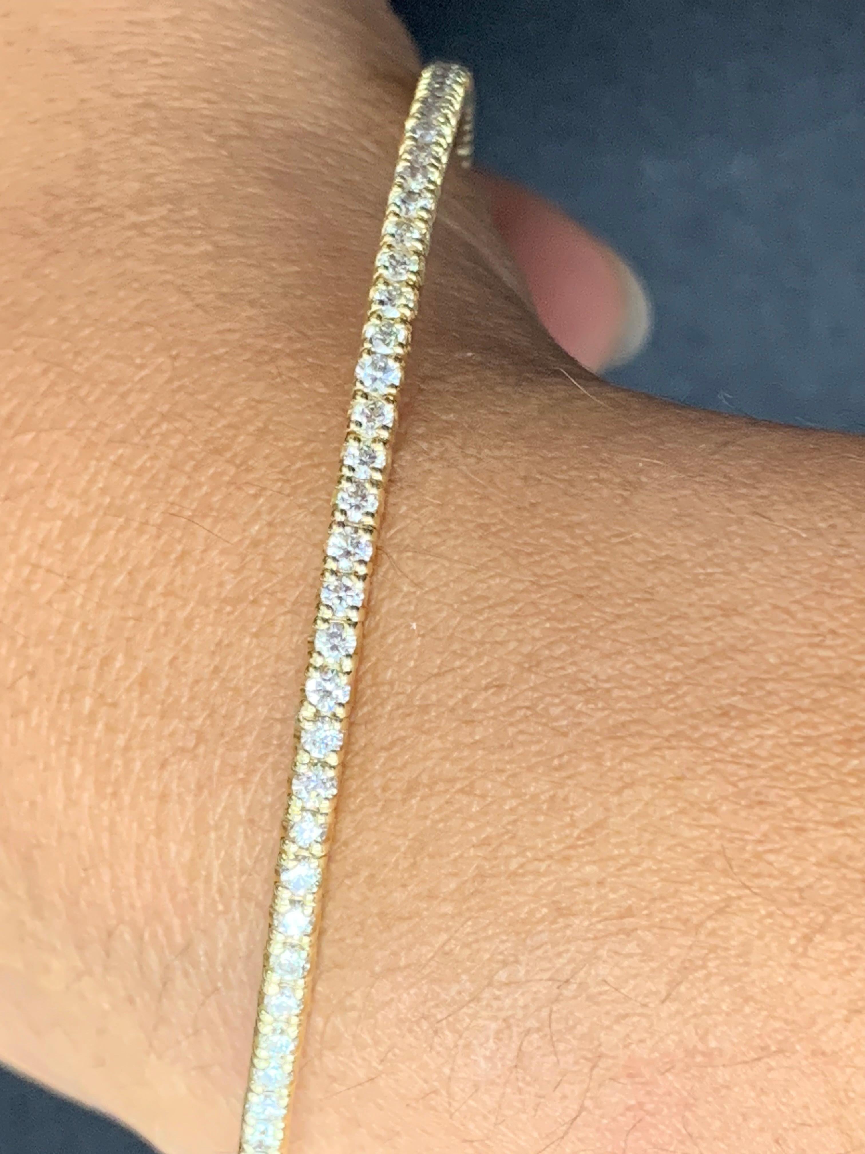 Grandeur, 3.01 Carat Round Diamond Bangle Bracelet in 18K Yellow Gold In New Condition For Sale In NEW YORK, NY