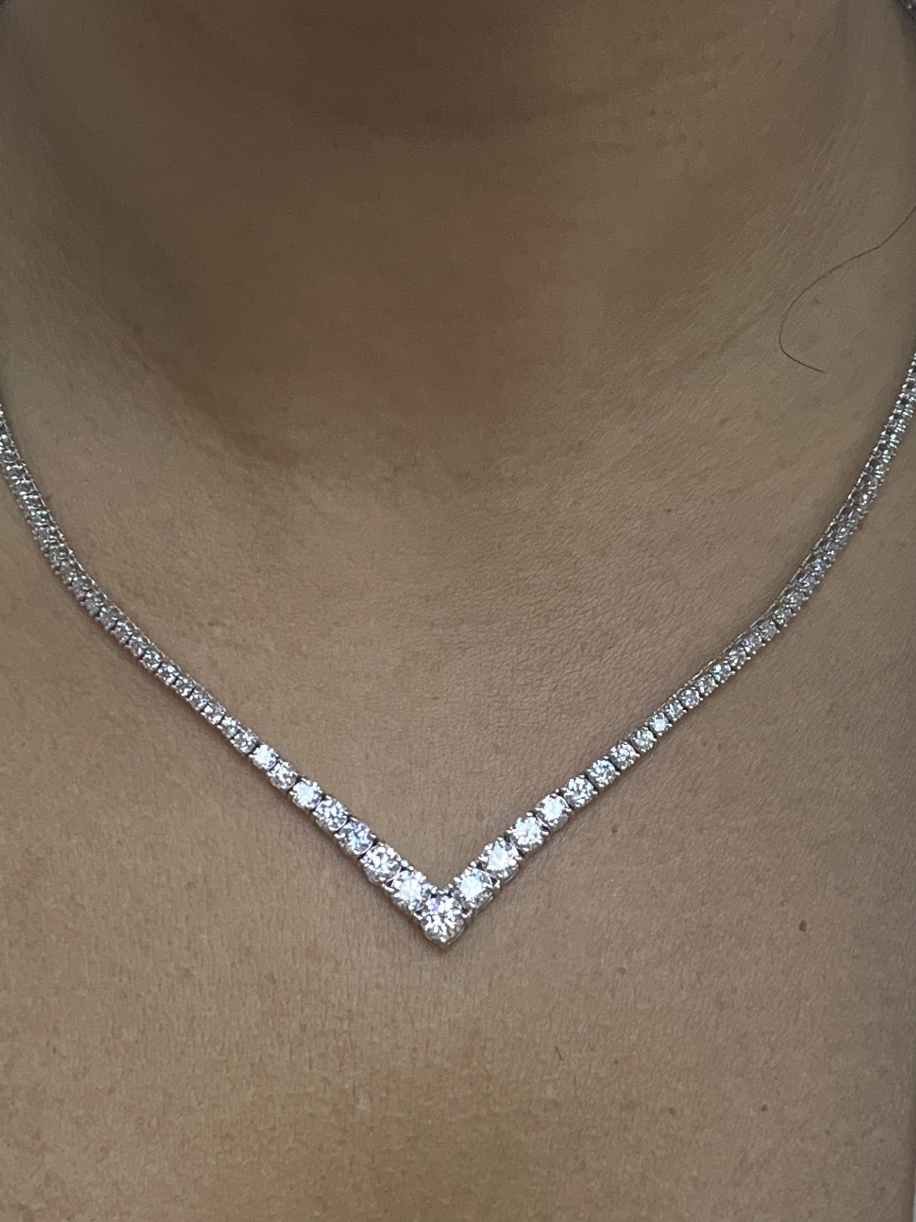 Women's 5.05 Carat Round Brilliant Diamond Graduating Necklace in 14K White Gold For Sale