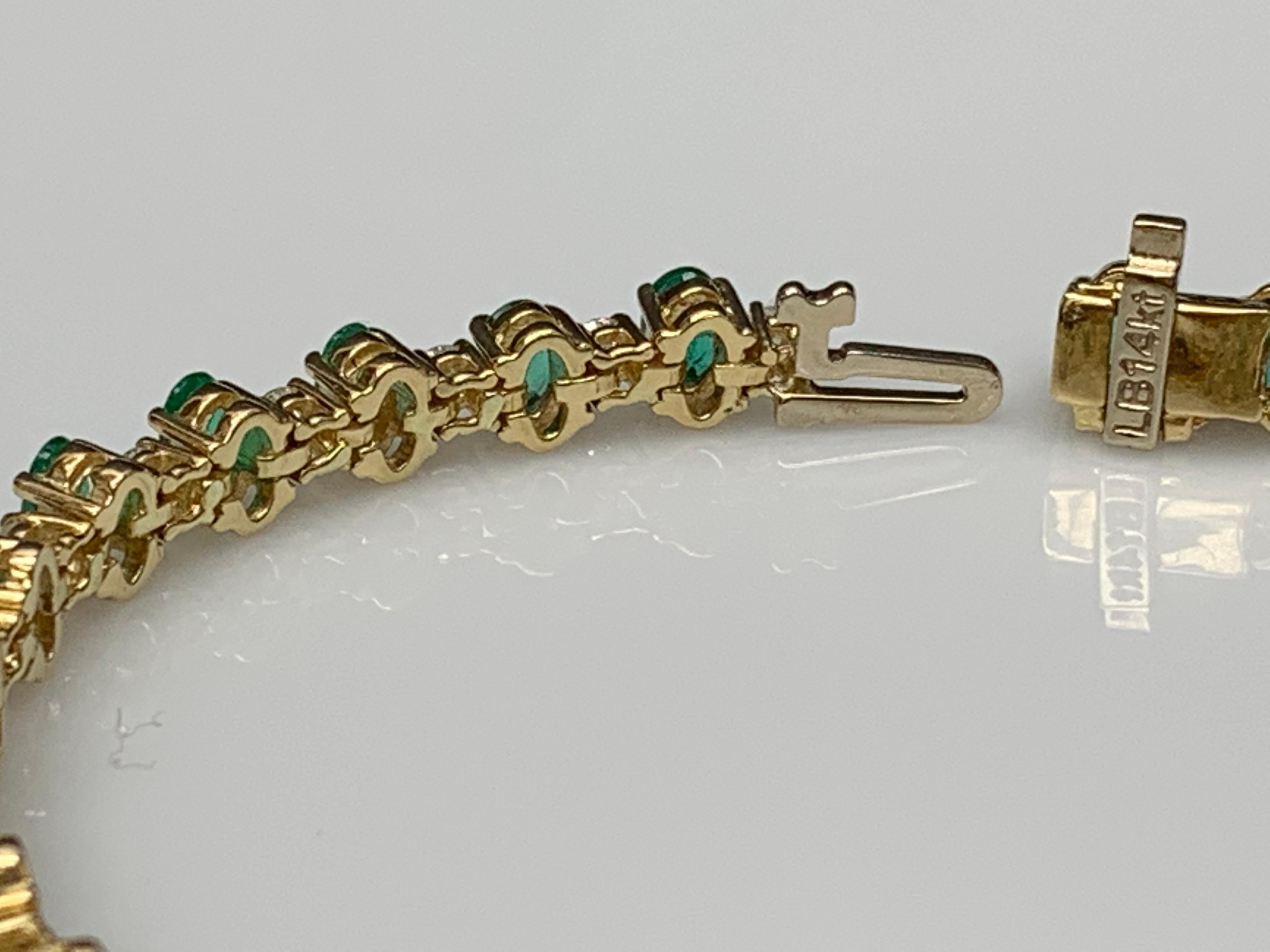 Grandeur 6.30 Carats Oval Cut Emeralds and Diamond Bracelet in 14k Yellow Gold For Sale 7