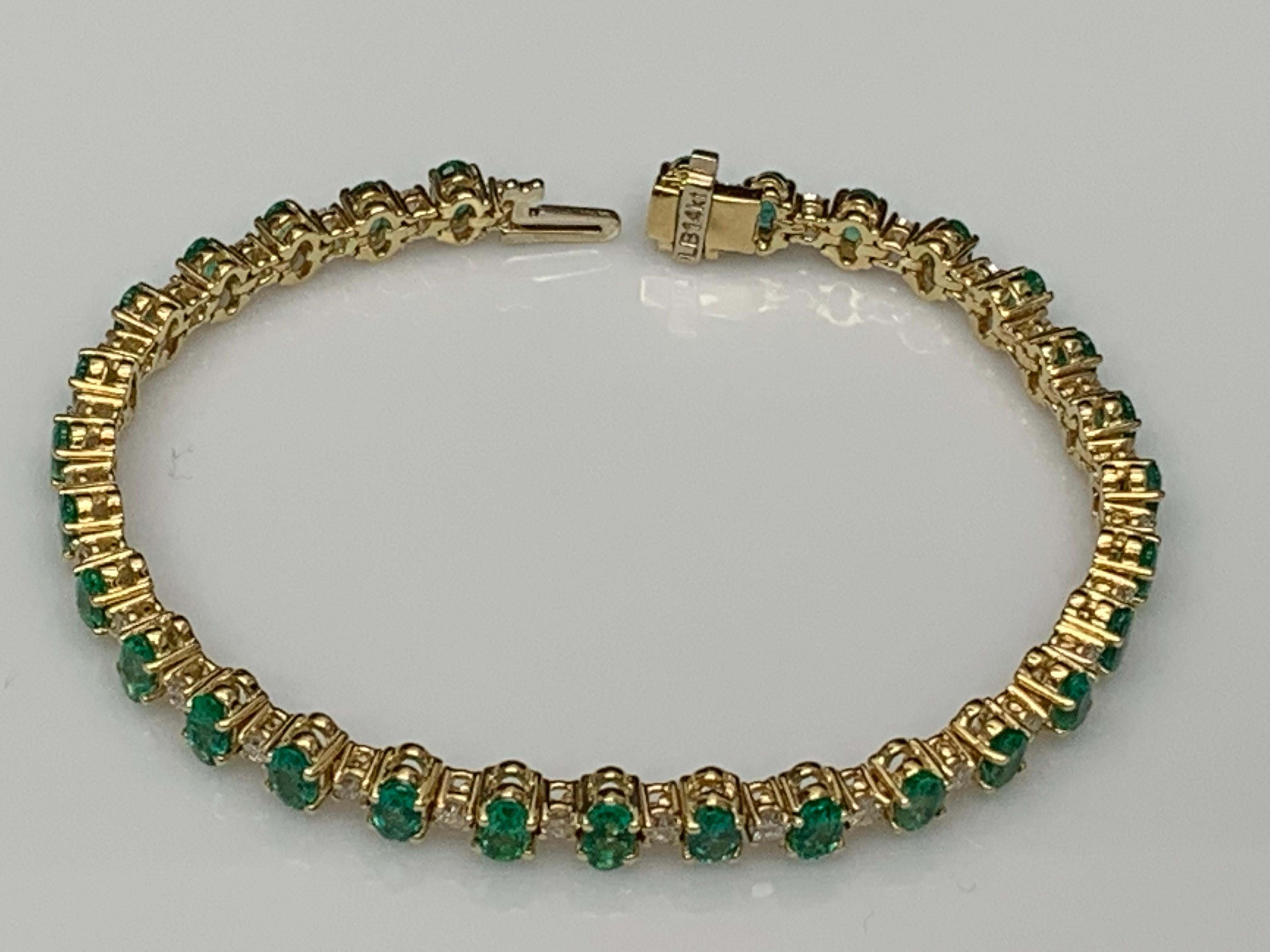 Grandeur 6.30 Carats Oval Cut Emeralds and Diamond Bracelet in 14k Yellow Gold For Sale 8