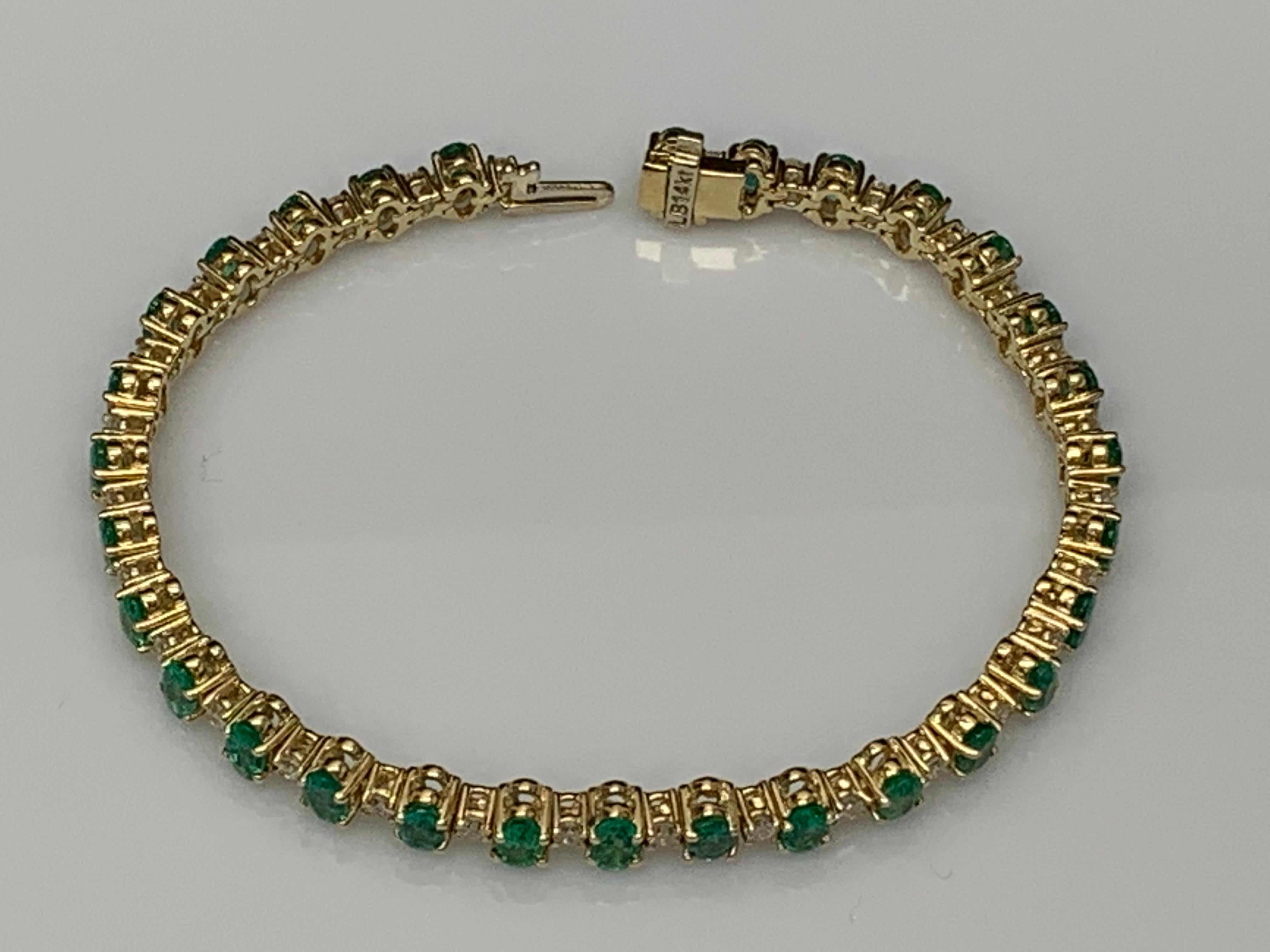 Grandeur 6.30 Carats Oval Cut Emeralds and Diamond Bracelet in 14k Yellow Gold For Sale 9