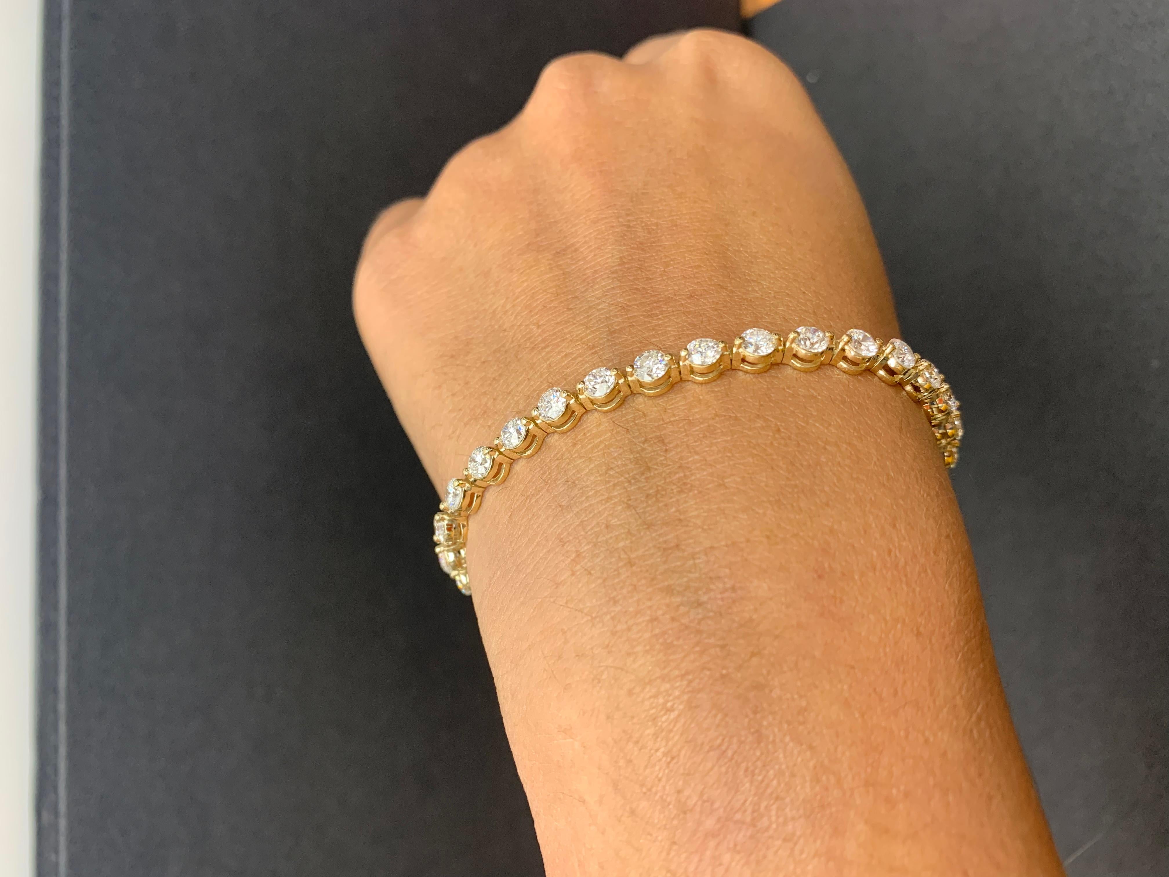 Modern 7.01 Carat Brilliant Cut Diamond Bracelet in 14k Yellow Gold For Sale