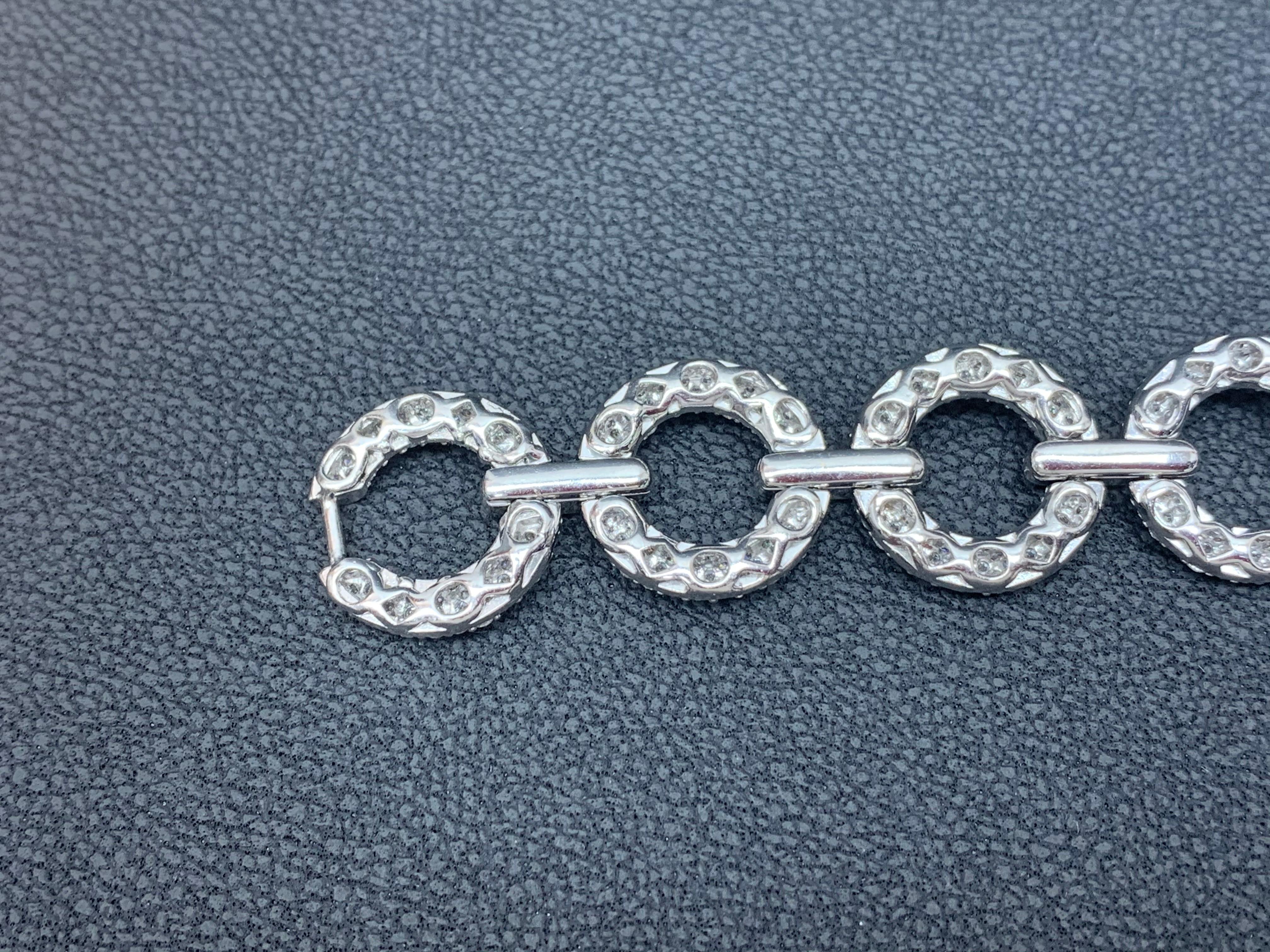 7.71 Carat Diamond Bracelet in 18K White Gold In New Condition For Sale In NEW YORK, NY