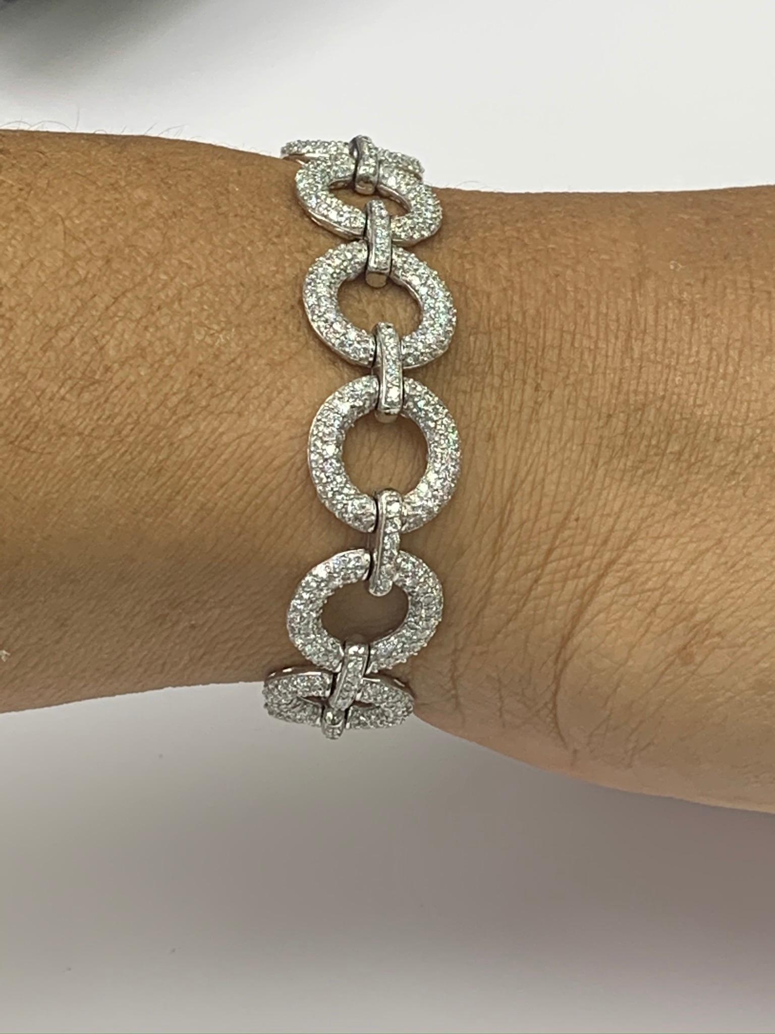 7.71 Carat Diamond Bracelet in 18K White Gold For Sale 1