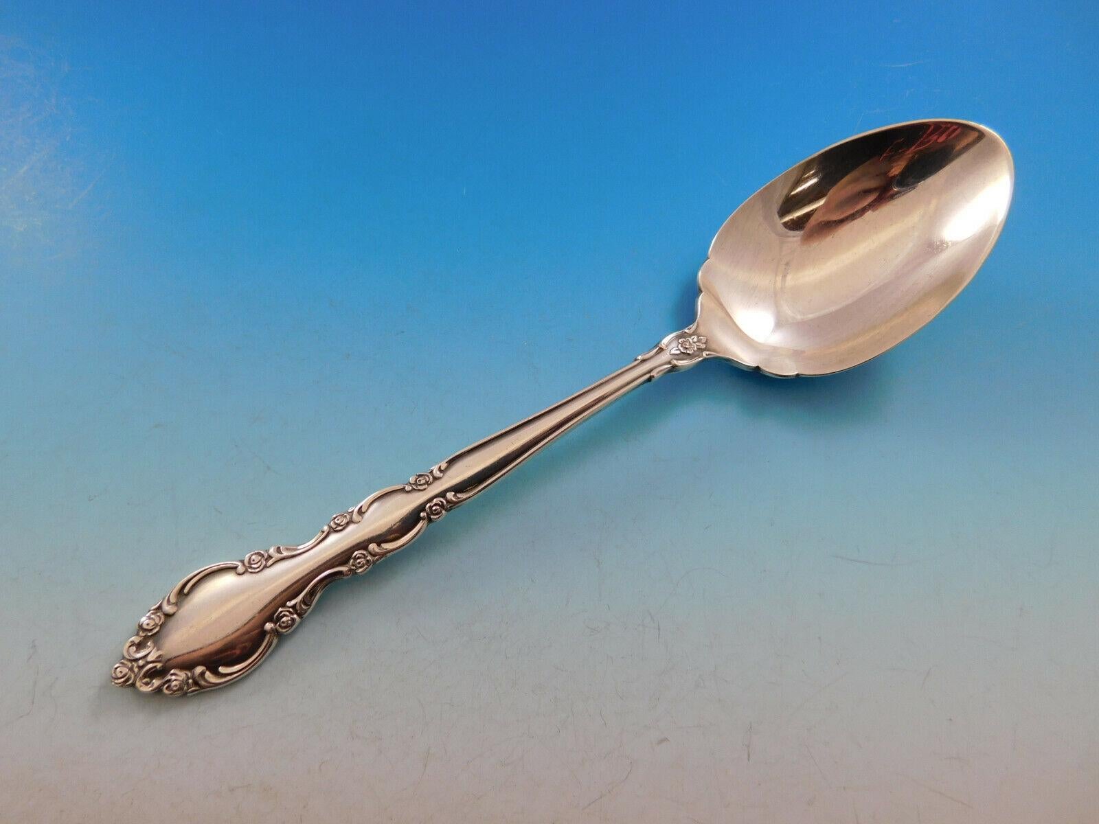 Set di posate in argento sterling GRANDEUR BY ONEIDA - 52 pezzi. Questo set comprende:

12 COLTELLI, 9