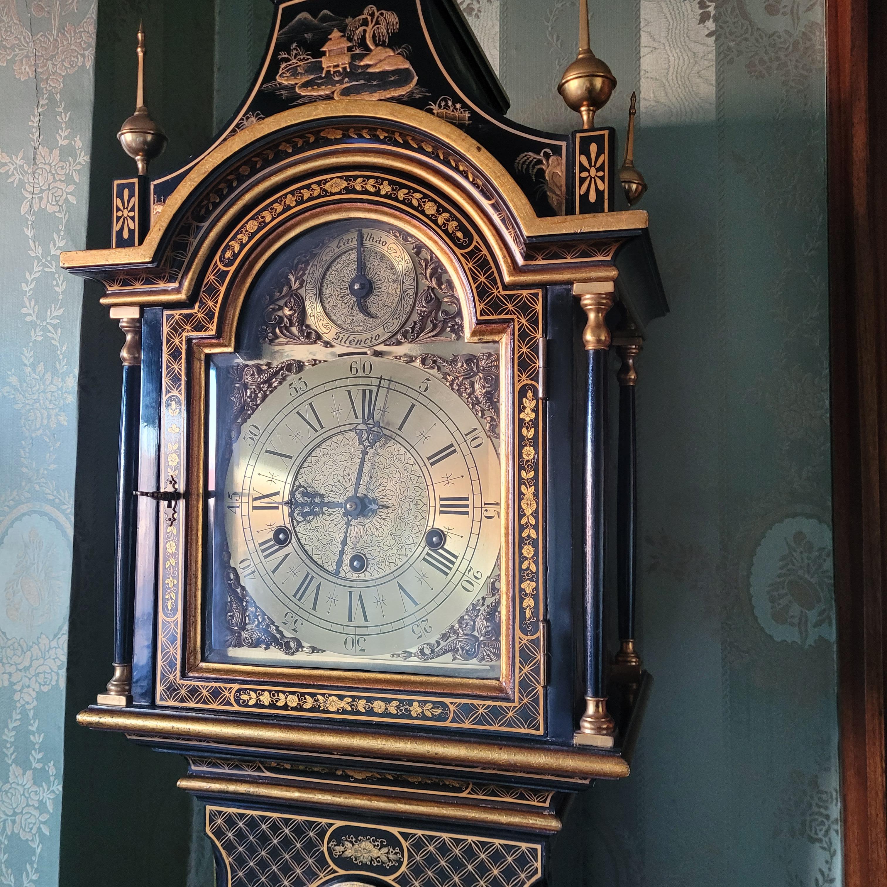 Abuelo lacado verde  chinoiserie madera  Reloj Europeo en venta 2