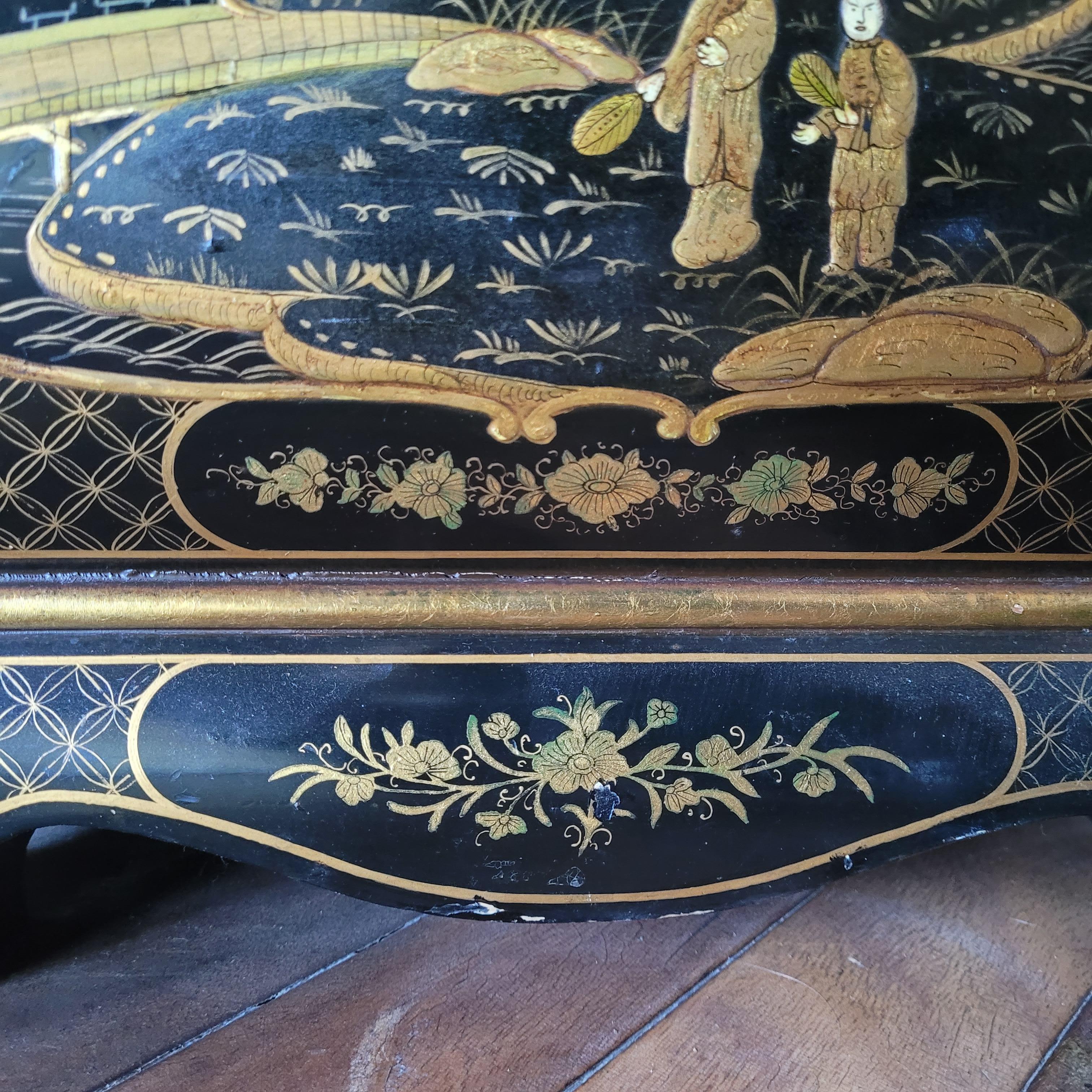 Abuelo lacado verde  chinoiserie madera  Reloj Europeo en venta 6
