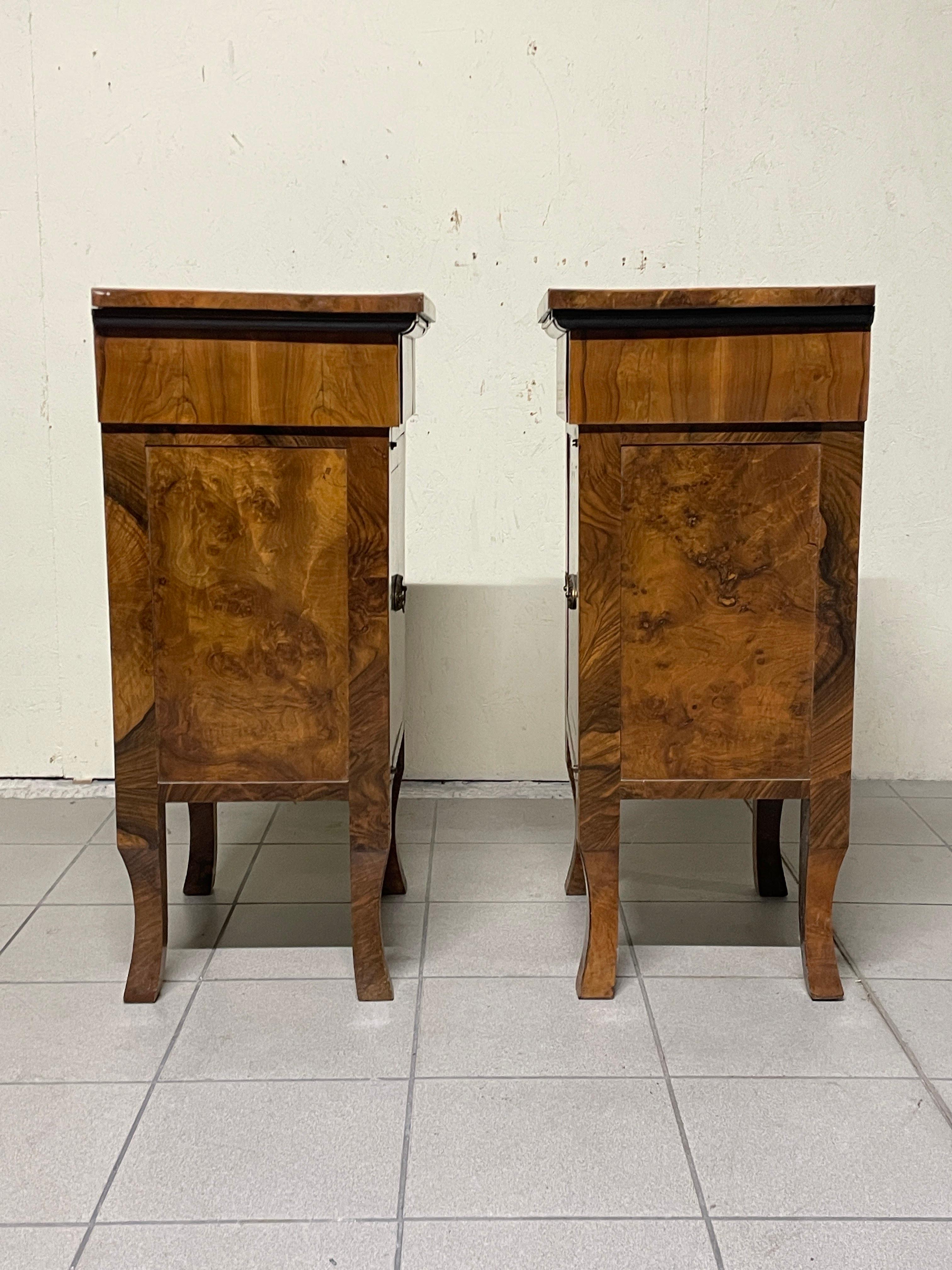 Noyer Grandi comodini decò, Italia, anni '30 en vente