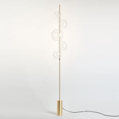 Zeitgenössische fünf Leuchten-Stehlampe aus gebürstetem Messing und mundgeblasenem Glas