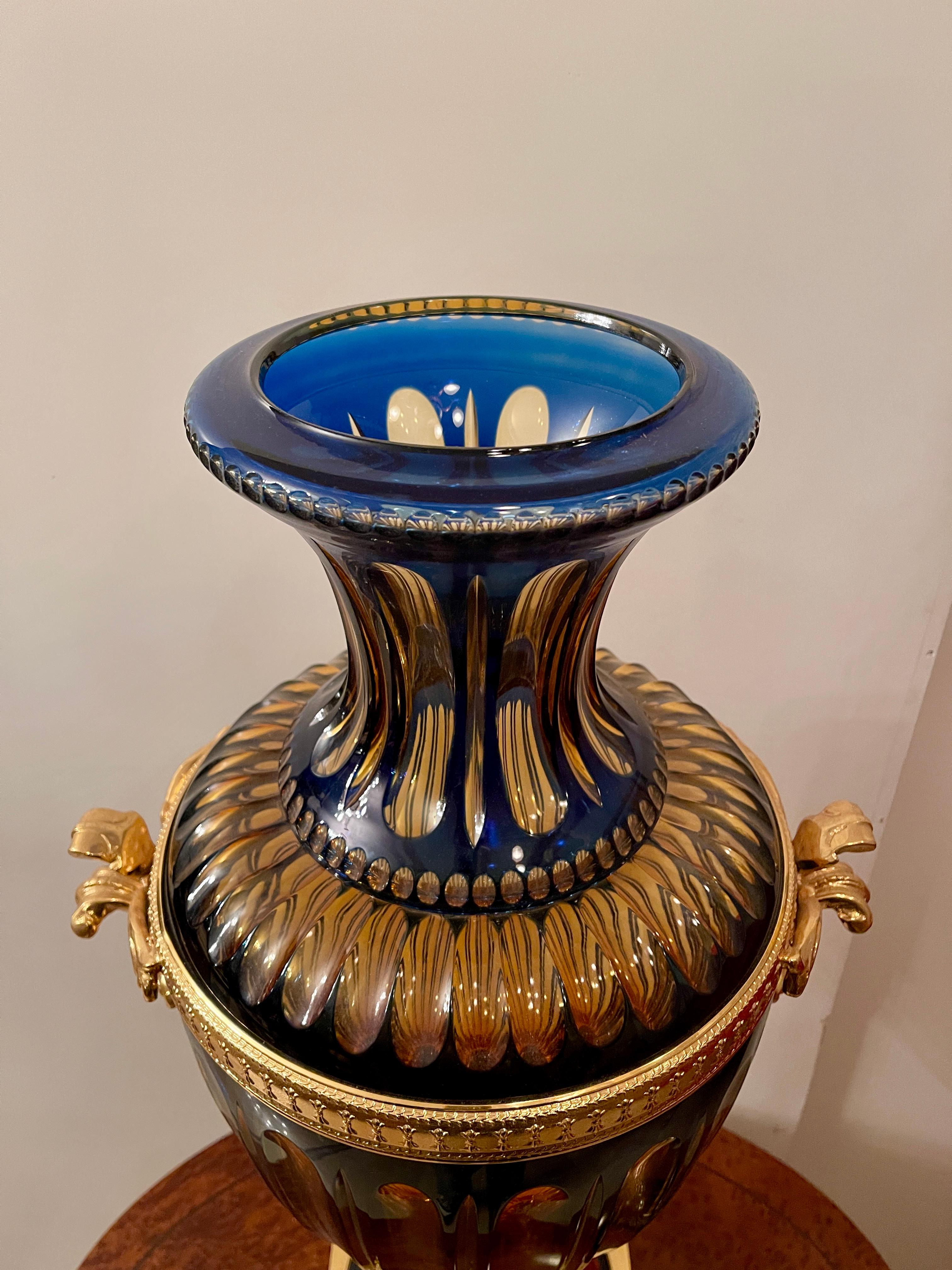 20th Century Grandiosa Anfora in cristallo e bronzo dorato  florentine italian XX secolo in vendita