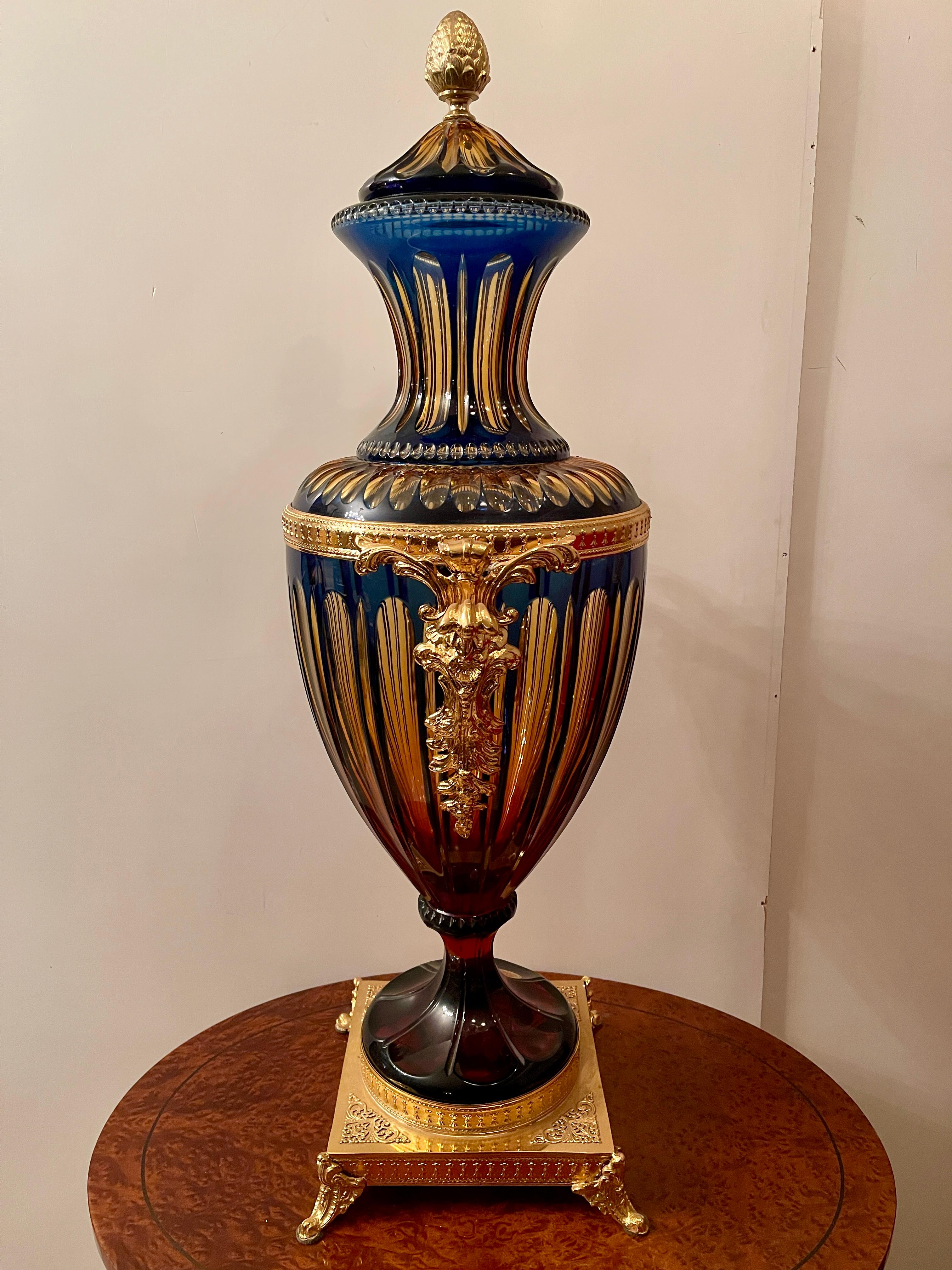 Grandiosa Anfora in cristallo e bronzo dorato  florentine italian XX secolo in vendita 1