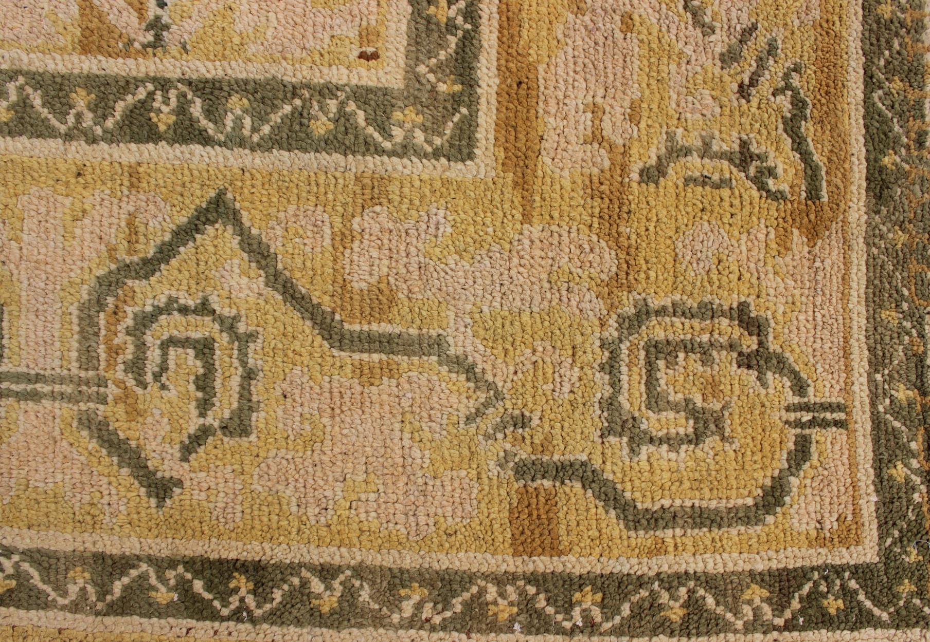 Grandioser spanischer Teppich in Gold:: Gelb:: Grün und Raffia-Farben im Angebot 5