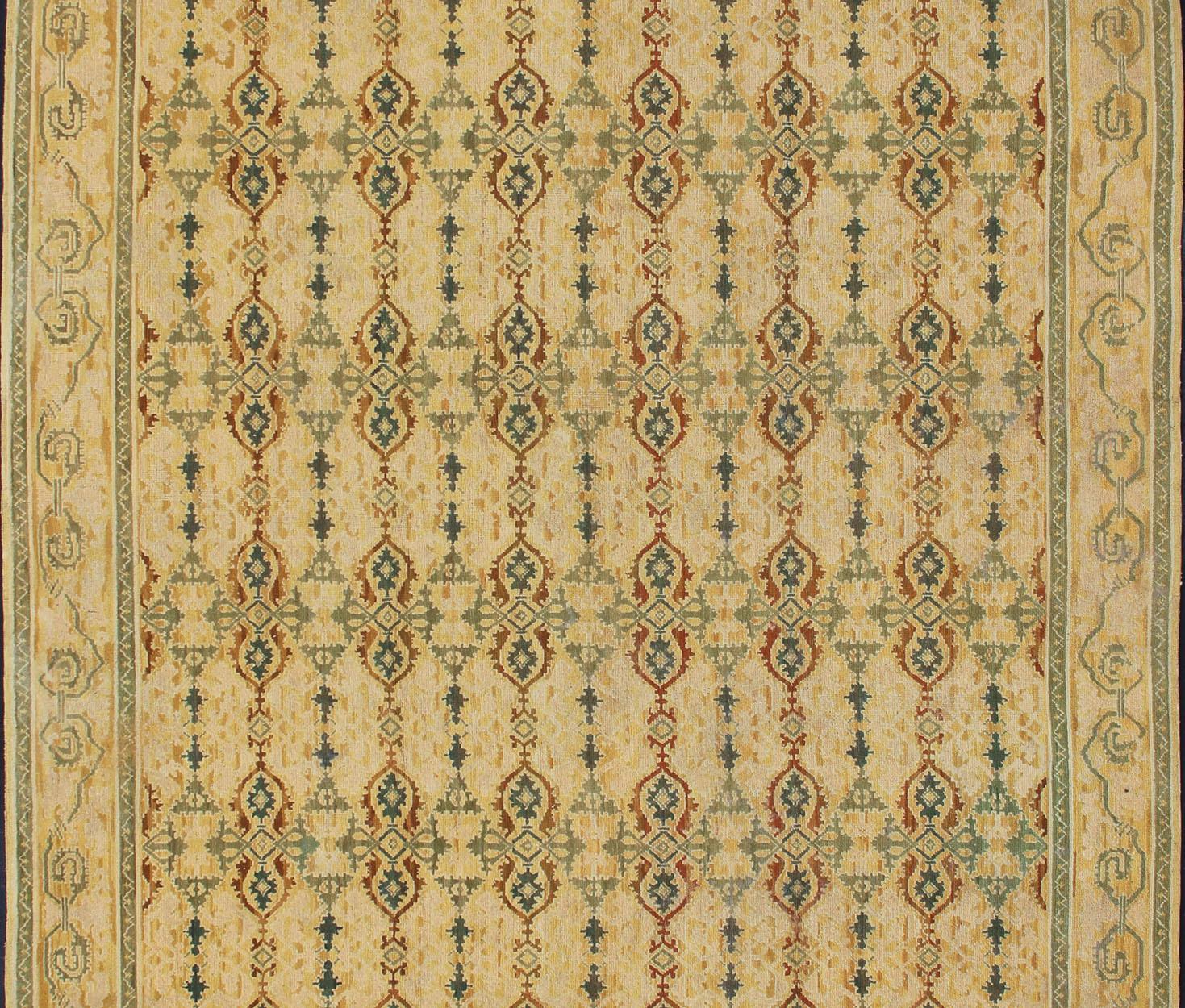 Mid-20th Century Grandiose Spanish Rug in Gold, Yellow, Green and Raffia Colors For Sale
