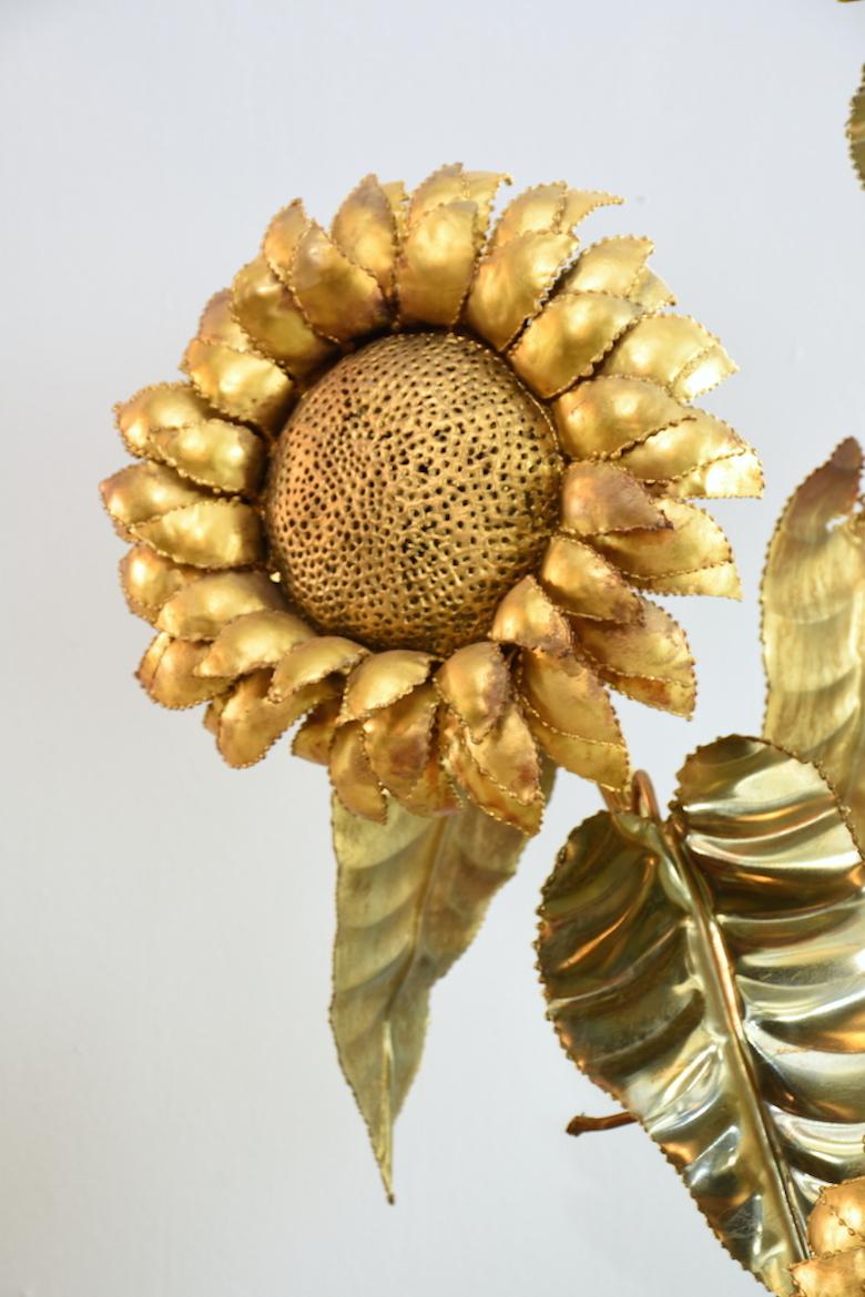Mid-Century Modern Grandiose Sunflower Sculpture in Brass with Five Illuminated Flower Heads, 1950s For Sale