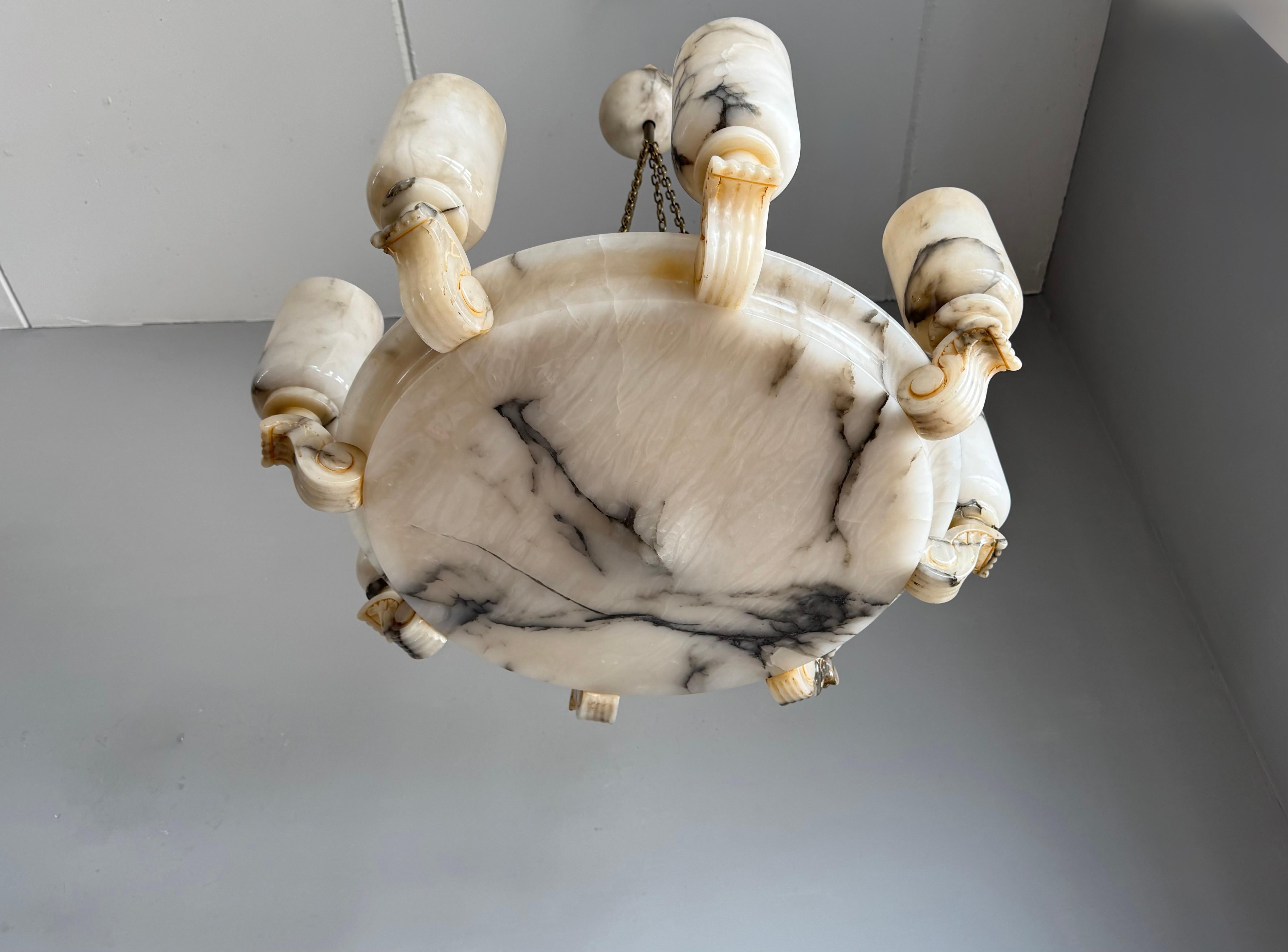 Art Déco Grandioso e unico pendente / lampadario a 12 luci in alabastro bianco Art Deco, 1920 in vendita