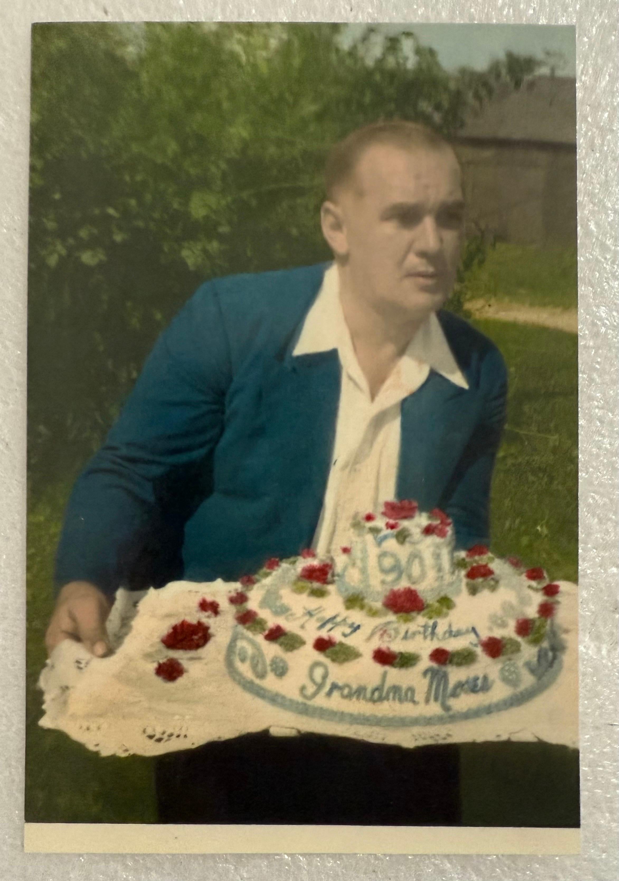 Archivo fotográfico vintage Colección de fotografías de la artista de arte popular Grandma Moses en venta 9