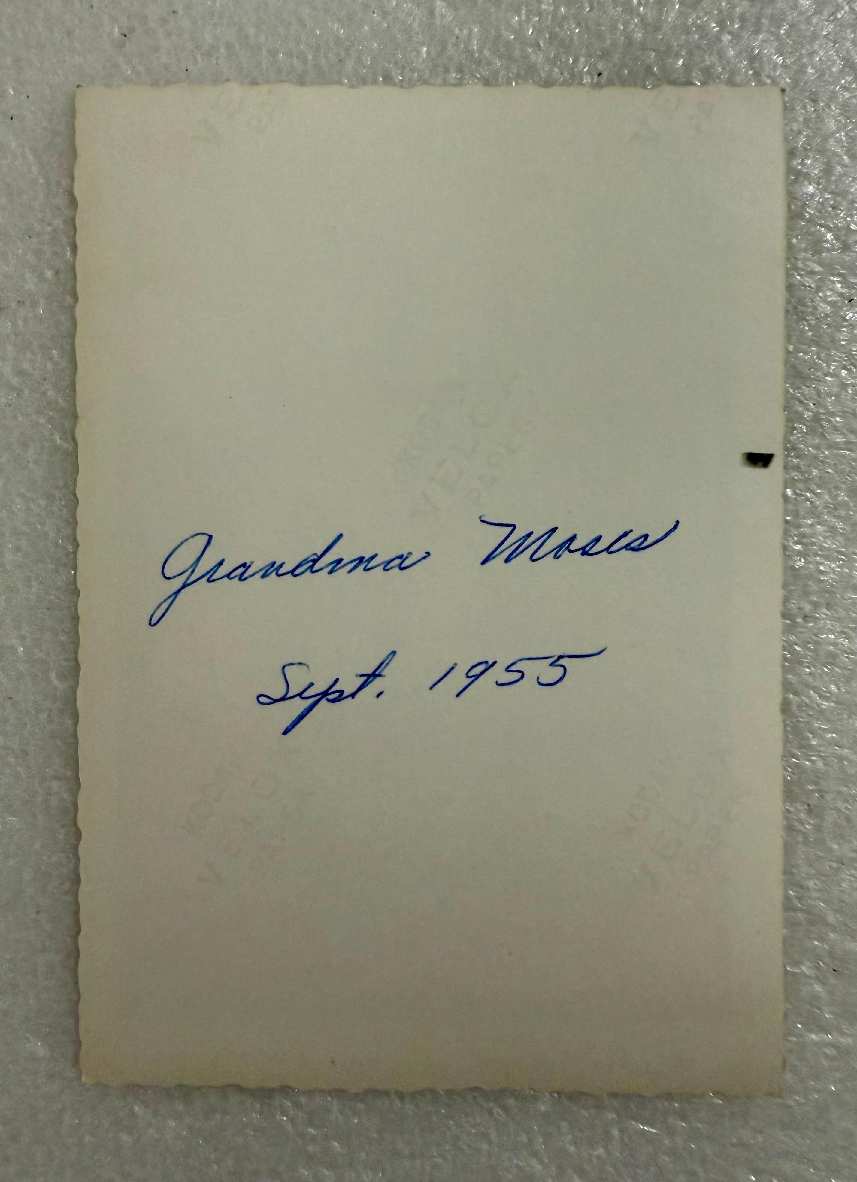 Archivo fotográfico vintage Colección de fotografías de la artista de arte popular Grandma Moses en venta 12